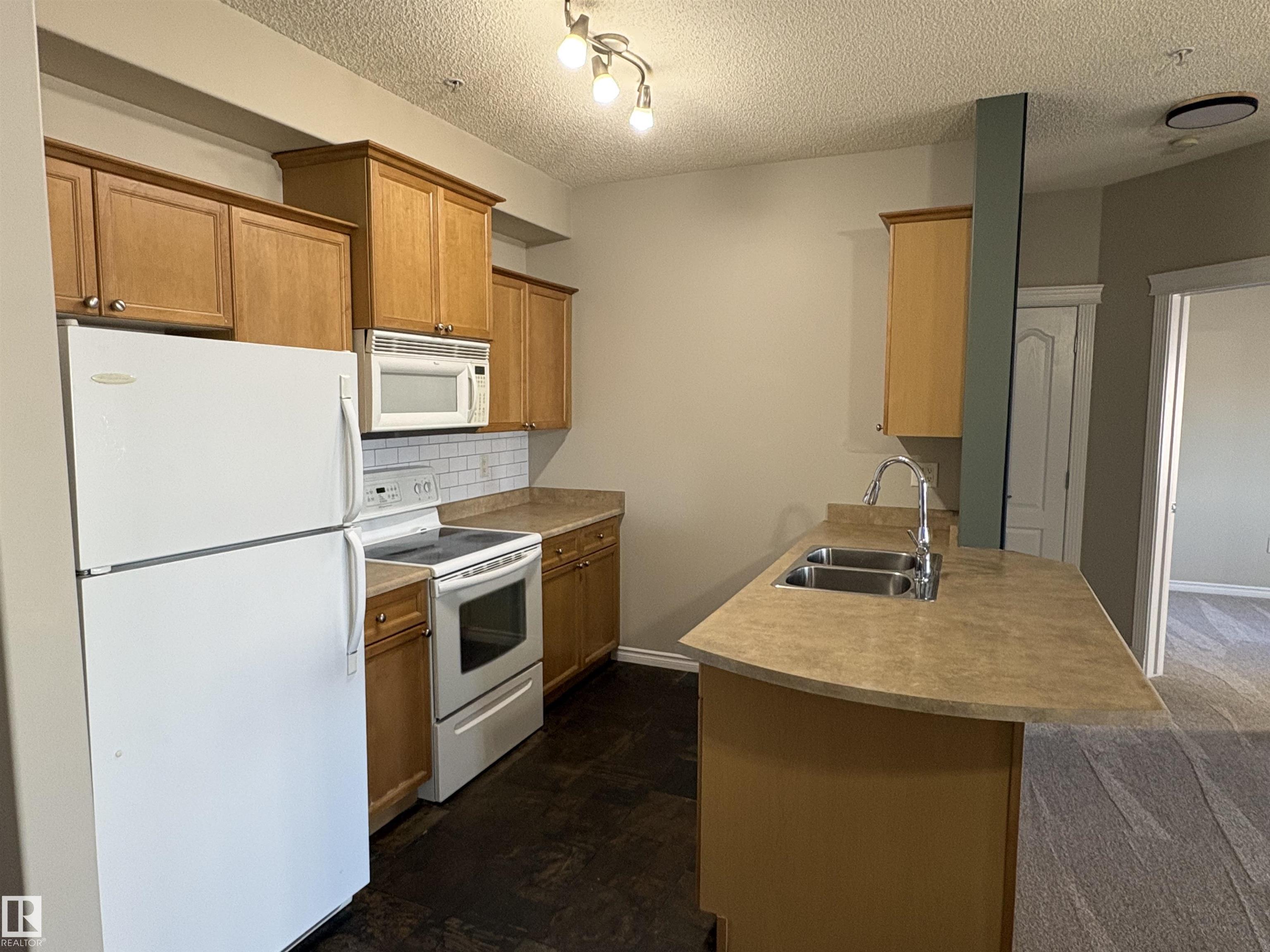 Photo 7 at 224 - 16807 100 Avenue NW, Glenwood, Edmonton