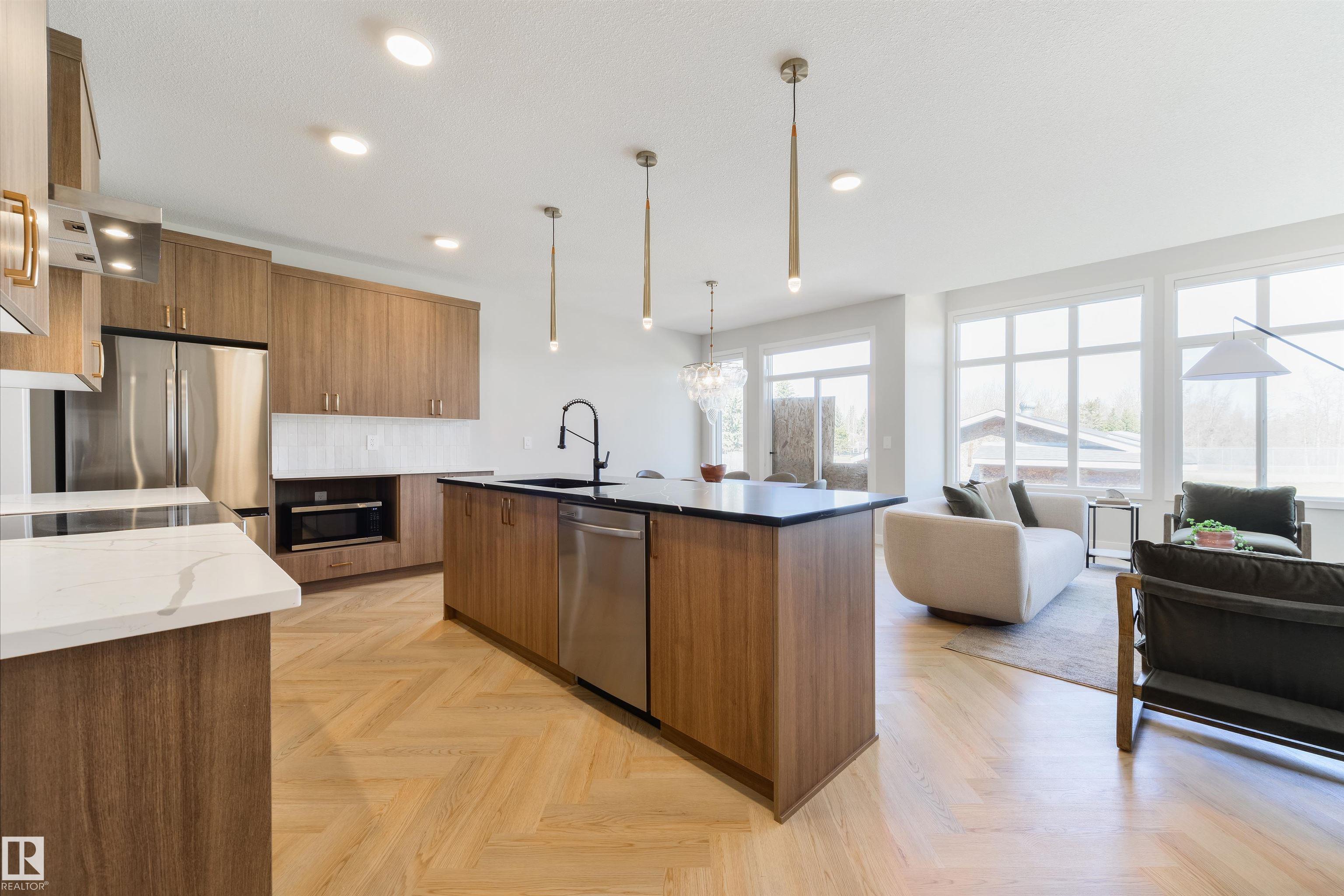 Picture for 20612 43 AV NW