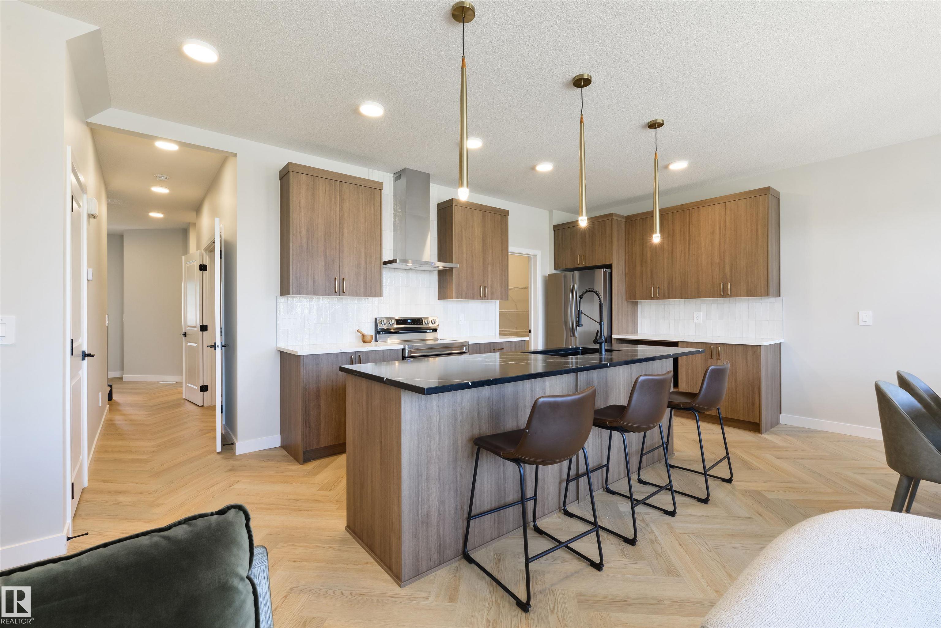 Picture for 20612 43 AV NW