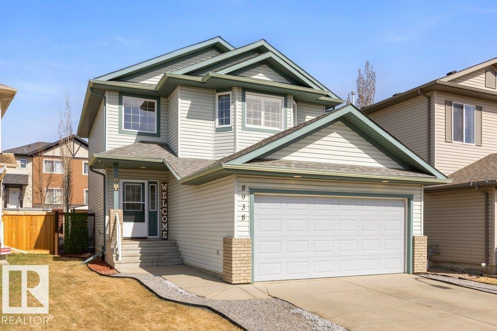 8938 179a Avenue NW, Klarvatten, Edmonton photo number 2