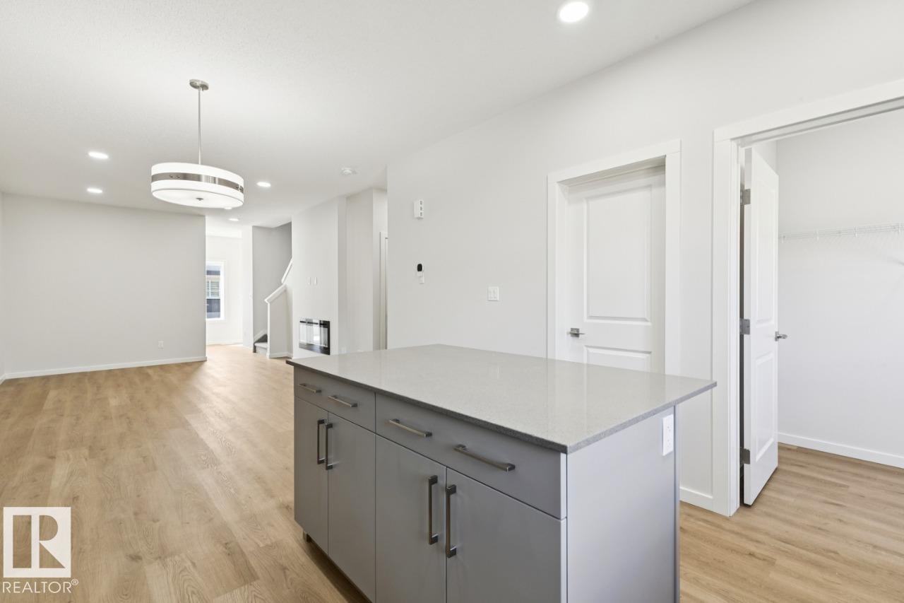 https://zimg.paragon.ice.com/ParagonImages/Property/PM/RAE/225398117/10/0/0/a89646ce4e9227c2b74e6ddb4410500a/1/64b9f067086f187a9e7df3545d909d9b/225398117-9da6c9b6-9588-47c1-9d31-487fff2698fc.JPG
