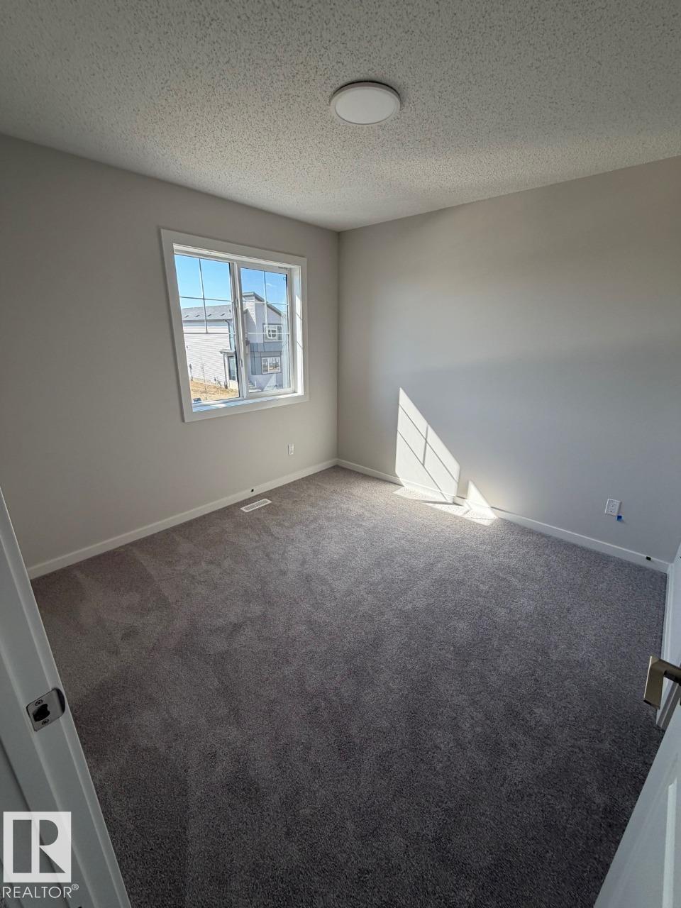 https://zimg.paragon.ice.com/ParagonImages/Property/PM/RAE/225398117/13/0/0/15372fb65b6c6ff13931787d71d1a290/1/64b9f067086f187a9e7df3545d909d9b/225398117-71e31a62-4abe-4124-8ca8-26d056ec86b1.JPG