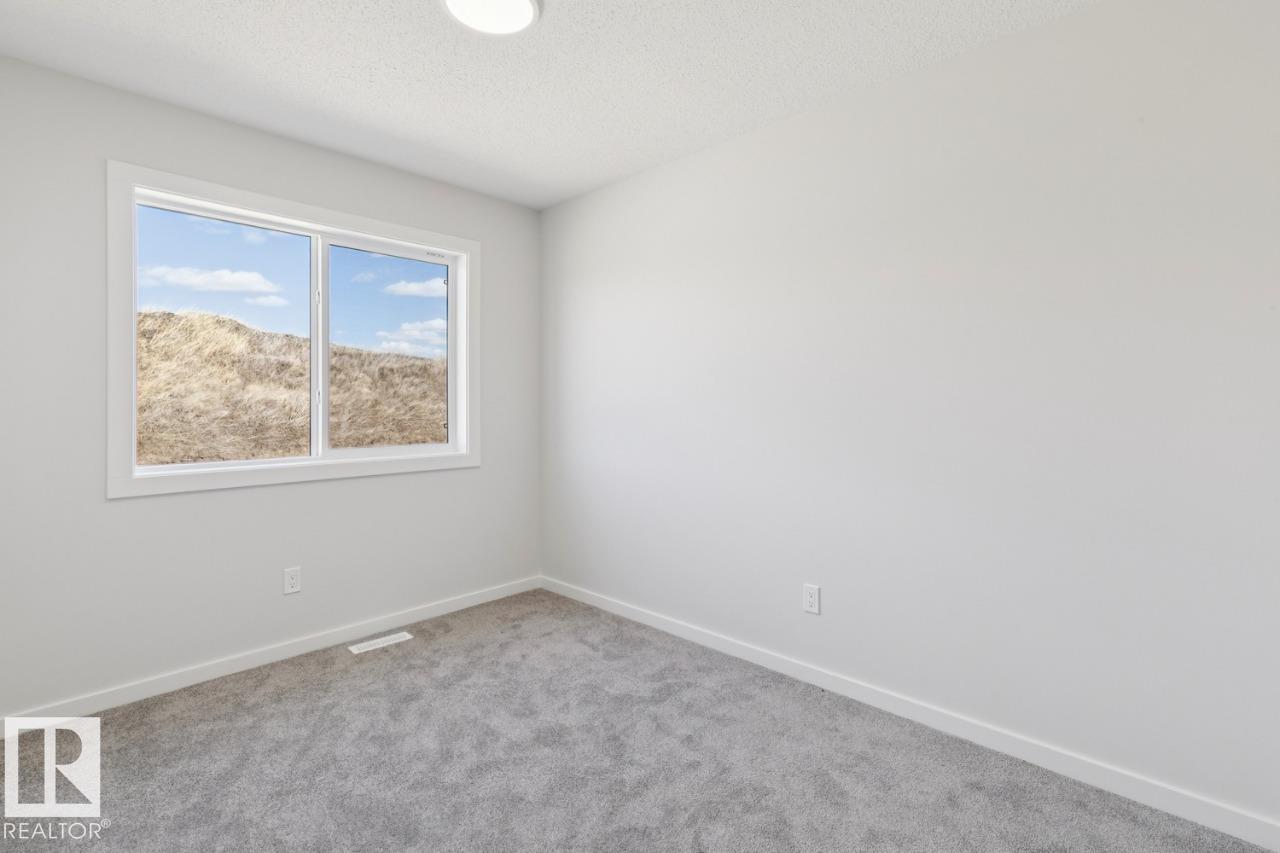 https://zimg.paragon.ice.com/ParagonImages/Property/PM/RAE/225398117/23/0/0/6fefb76f8199917bfdccd32b063677ae/1/64b9f067086f187a9e7df3545d909d9b/225398117-8be5b231-4899-4996-b2f9-605735bd8139.JPG