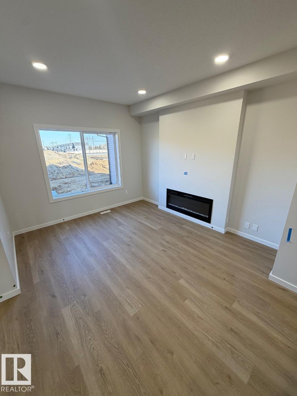 https://zimg.paragon.ice.com/ParagonImages/Property/PM/RAE/225398117/6/0/0/7a58cbc105a2527a49554d3492d9f78c/1/64b9f067086f187a9e7df3545d909d9b/225398117-6158fd0e-722b-4448-b2a8-6fcdeec1aa78.JPG