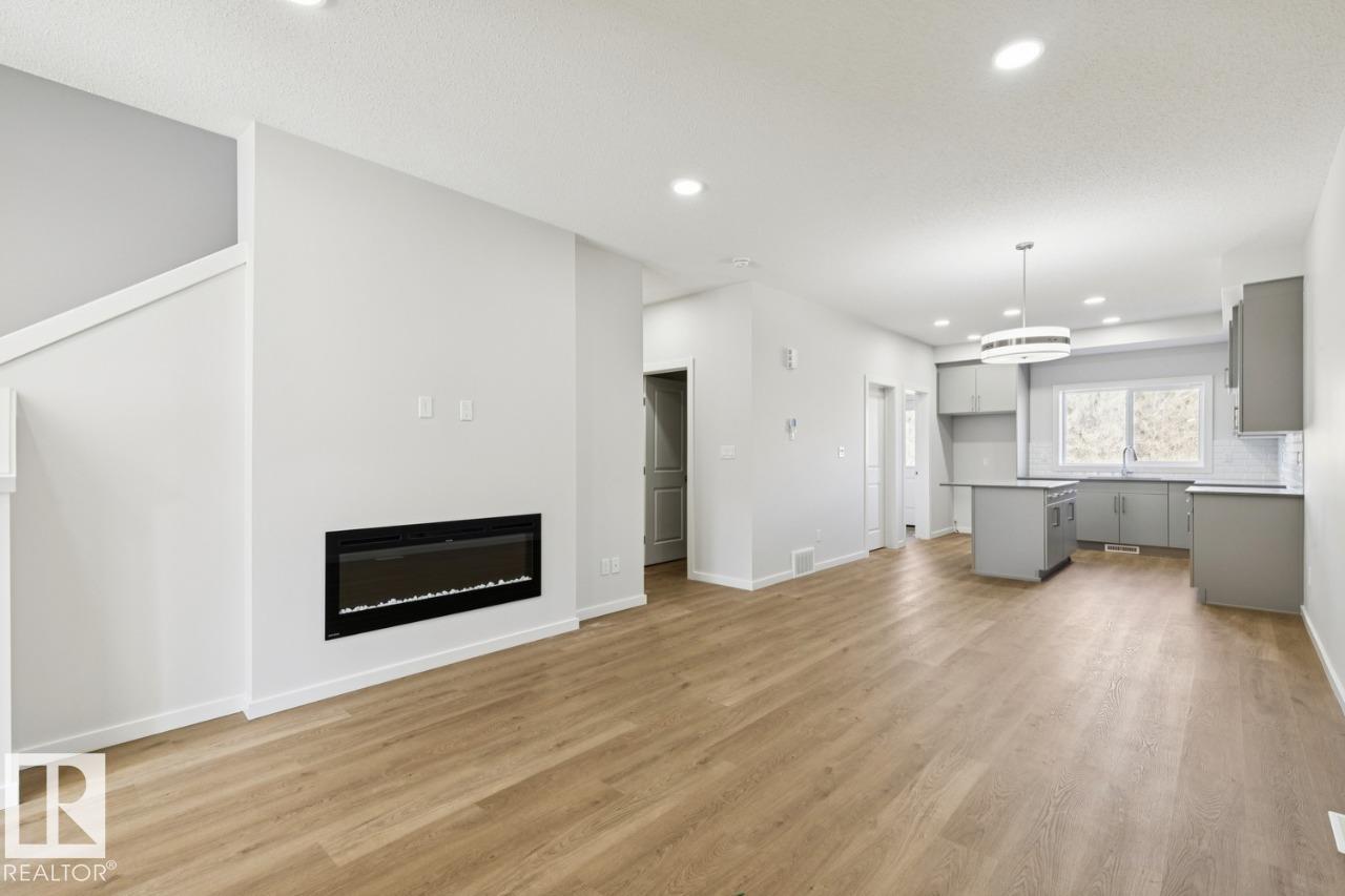 https://zimg.paragon.ice.com/ParagonImages/Property/PM/RAE/225398117/6/0/0/d9eda6e94e1ccab1bf192b963dd7a10e/1/64b9f067086f187a9e7df3545d909d9b/225398117-af3b9c6f-ec16-4515-ba0c-67bfc031d731.JPG
