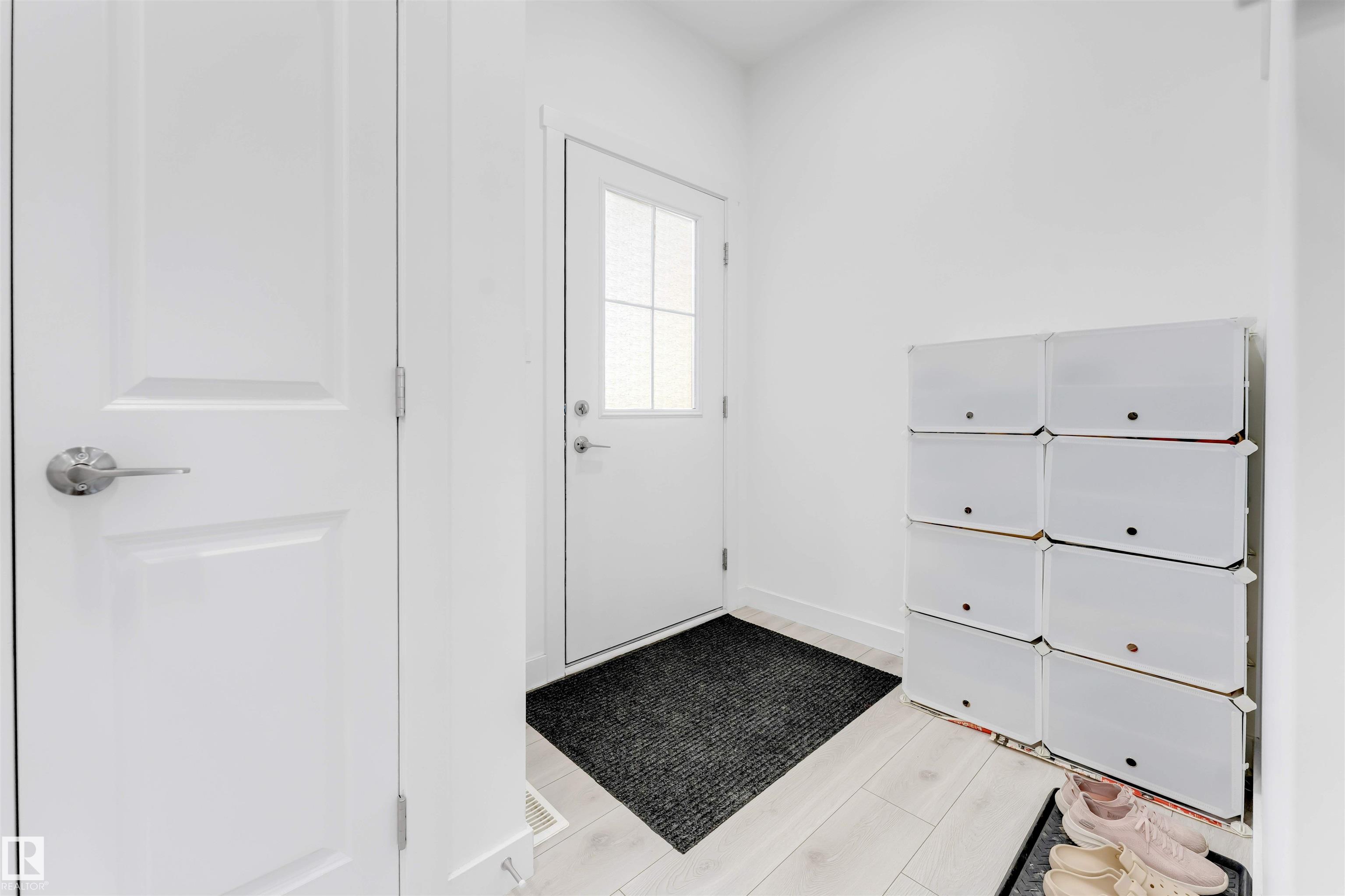 Photo 9 at 407 Conroy Crescent SW, Cavanagh, Edmonton