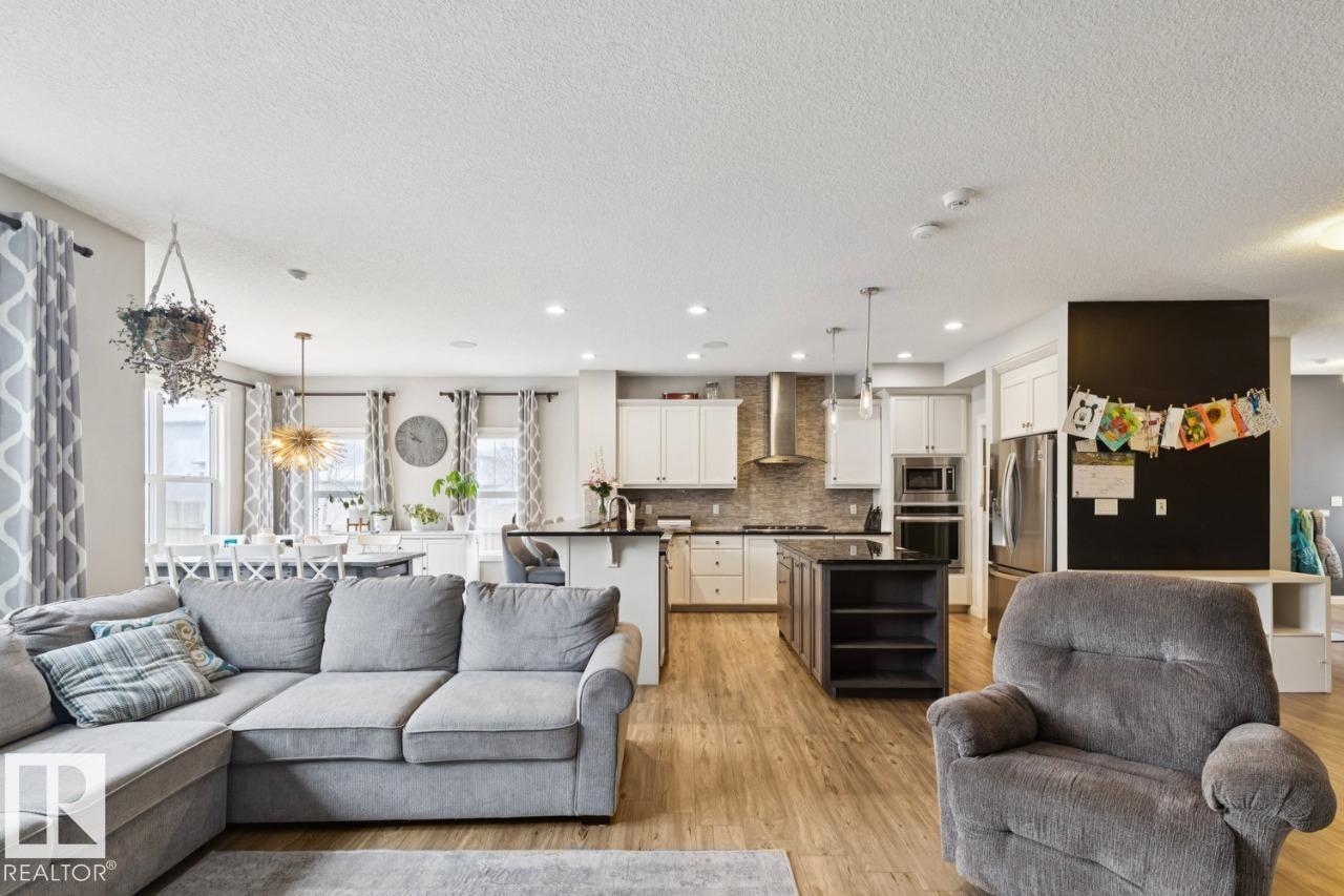 https://zimg.paragon.ice.com/ParagonImages/Property/PM/RAE/225398126/16/0/0/21a25f22eb6984acf0f020c9bd293a85/1/25decf31e66ad13addefa98b330a618f/225398126-2c2c9d23-bd3e-46ed-bc74-efefe50ed6be.JPG
