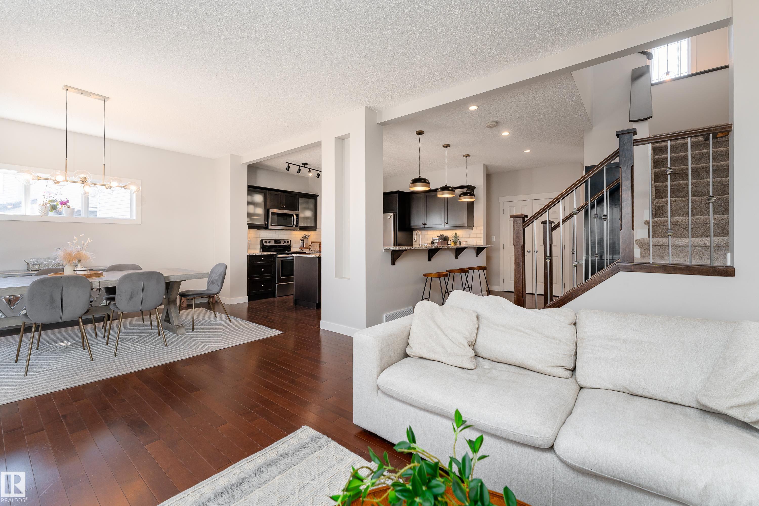 https://zimg.paragon.ice.com/ParagonImages/Property/PM/RAE/225398131/11/0/0/71ba5db1fe671d017b2a7d6352cb3036/1/bd114ca7bfeb9a7ec874ffaa5b2632b2/225398131-5852d40d-e807-4862-9531-5fa230f05ac7.JPG