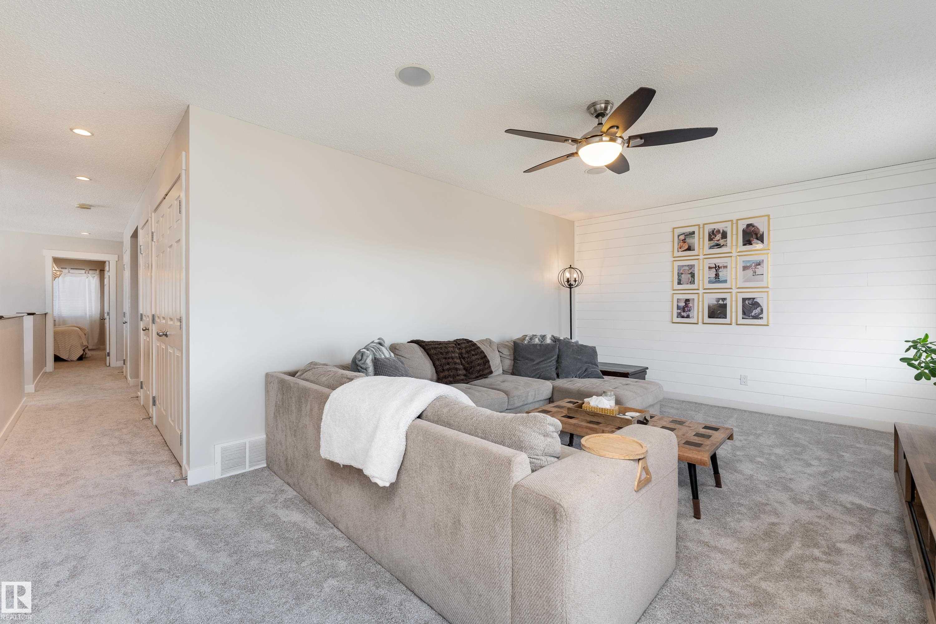 https://zimg.paragon.ice.com/ParagonImages/Property/PM/RAE/225398131/16/0/0/ad99906a6e7cdd1801462f3c4d63a71c/1/bd114ca7bfeb9a7ec874ffaa5b2632b2/225398131-4ef0f5ea-c9ec-41cf-bd47-9647543ee61a.JPG