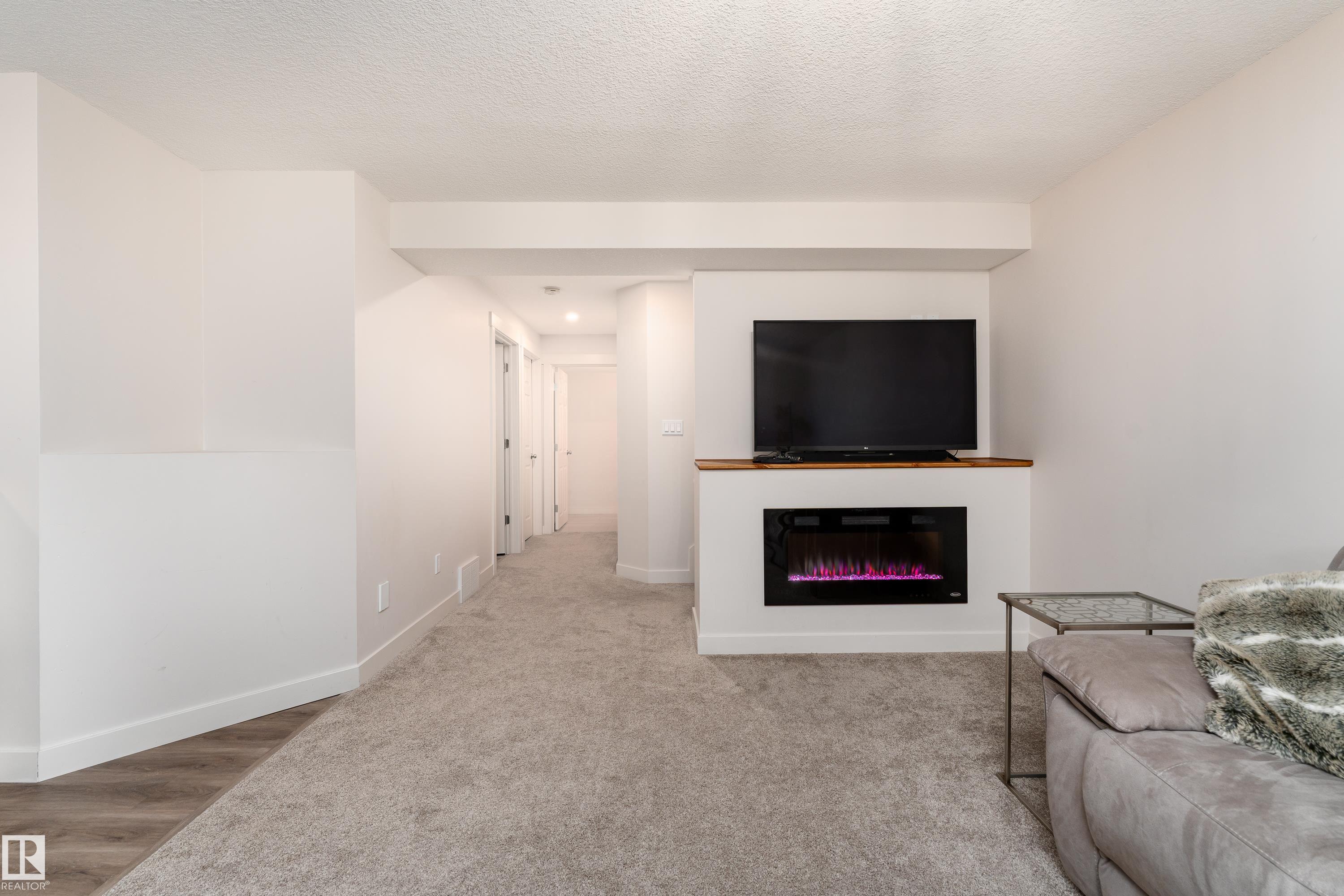 https://zimg.paragon.ice.com/ParagonImages/Property/PM/RAE/225398131/35/0/0/45c7240b96fc37e35734eca11dba7df0/1/bd114ca7bfeb9a7ec874ffaa5b2632b2/225398131-a2e00ad0-98f6-41f2-aa00-1fa2ccbf7bb1.JPG