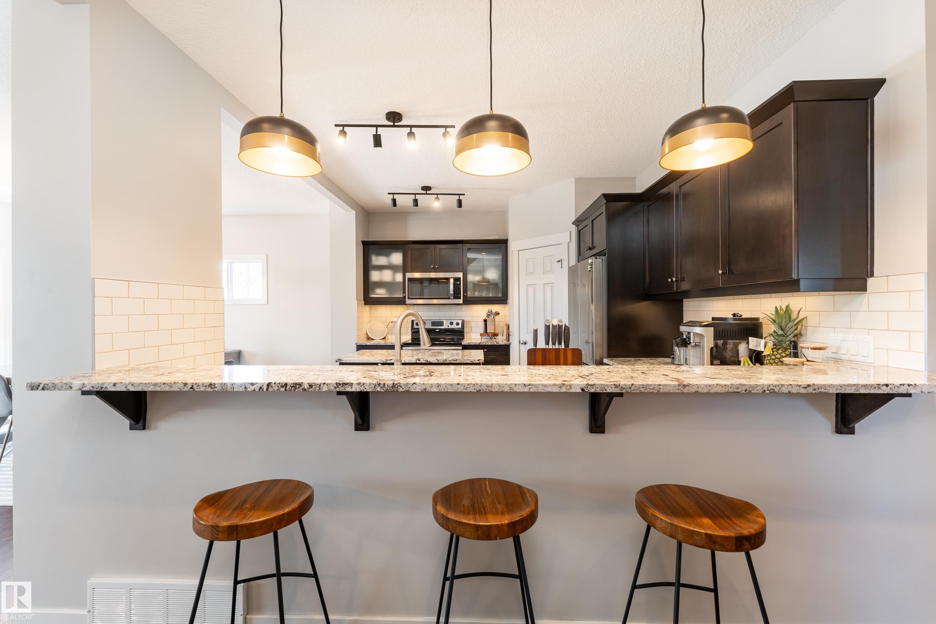 Picture for 22064 95 AV NW