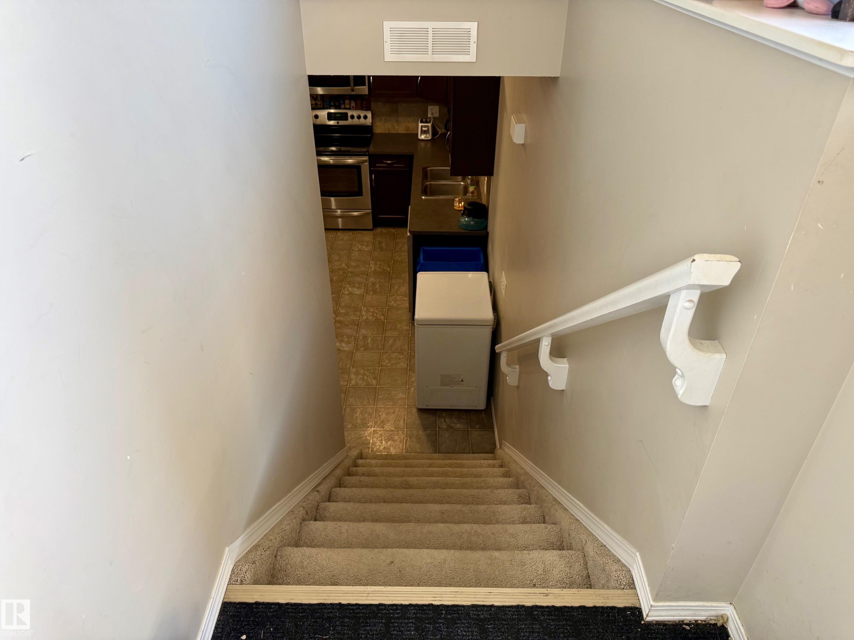 Photo 10 at 187, 188 - 142 Selkirk Place, Suntree, Leduc