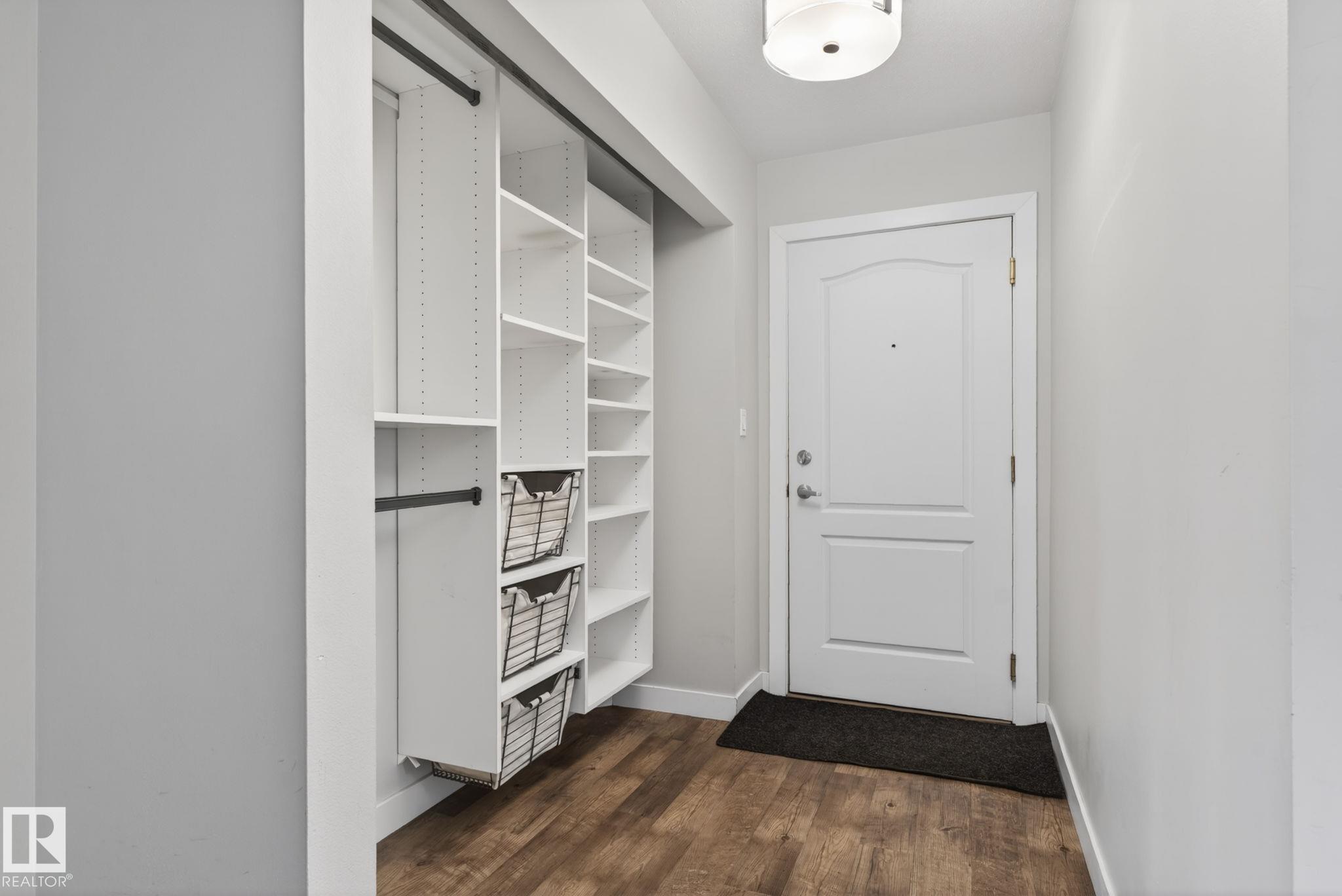 Photo 11 at 113 - 10153 117 Street NW, Wîhkwêntôwin, Edmonton