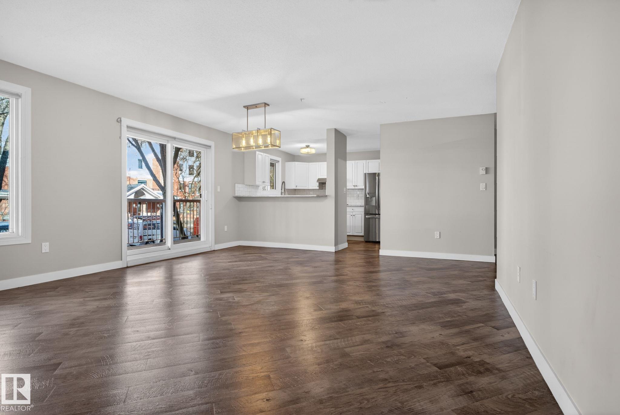Photo 8 at 113 - 10153 117 Street NW, Wîhkwêntôwin, Edmonton