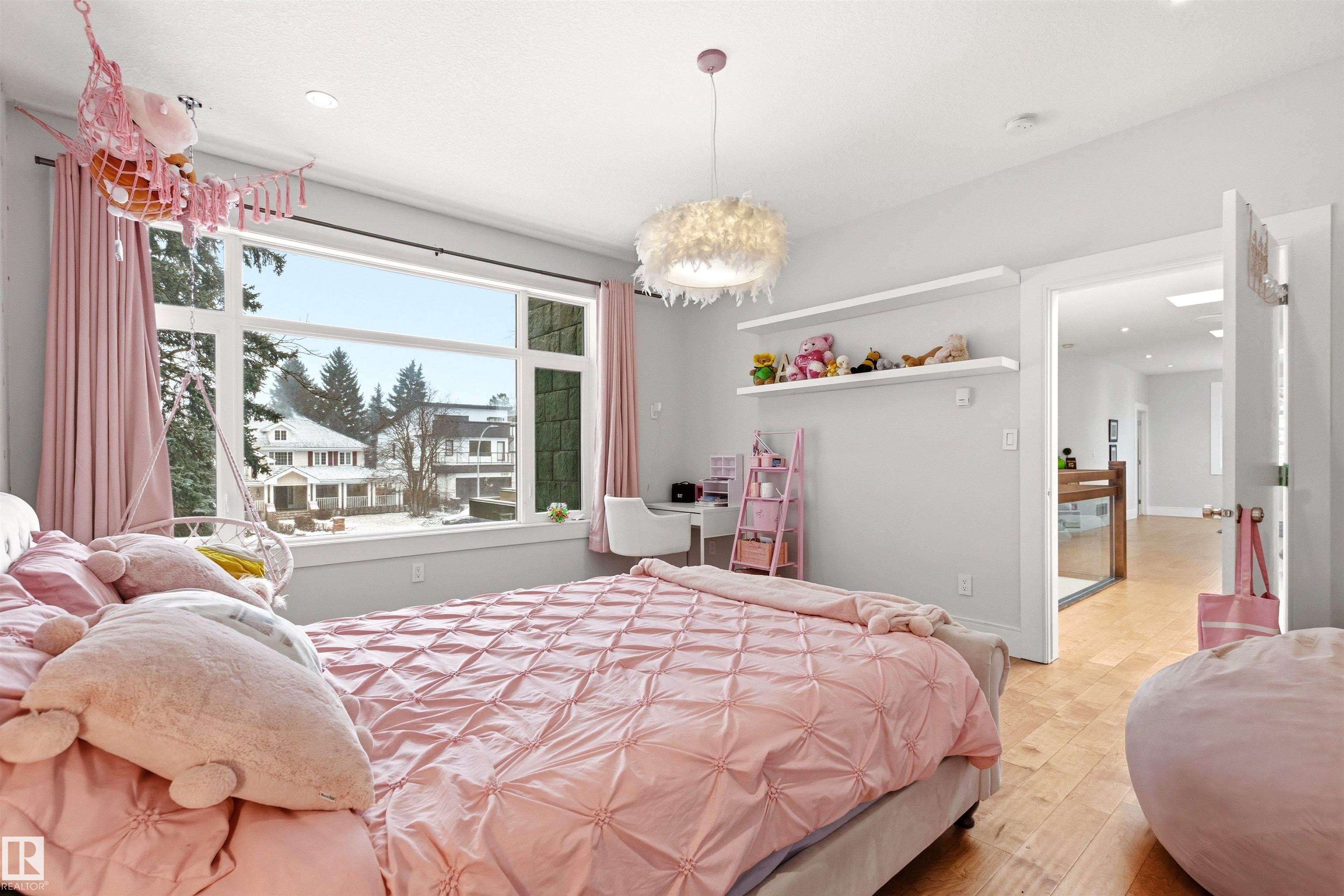 https://zimg.paragon.ice.com/ParagonImages/Property/PM/RAE/225398142/43/0/0/02b80dc6c1cb5c2dd9b056c01fbf03c0/1/d69cec5ade0adcbdbc806856b7f88e44/225398142-09e69356-2862-4117-b464-bd037ec0d67d.JPG