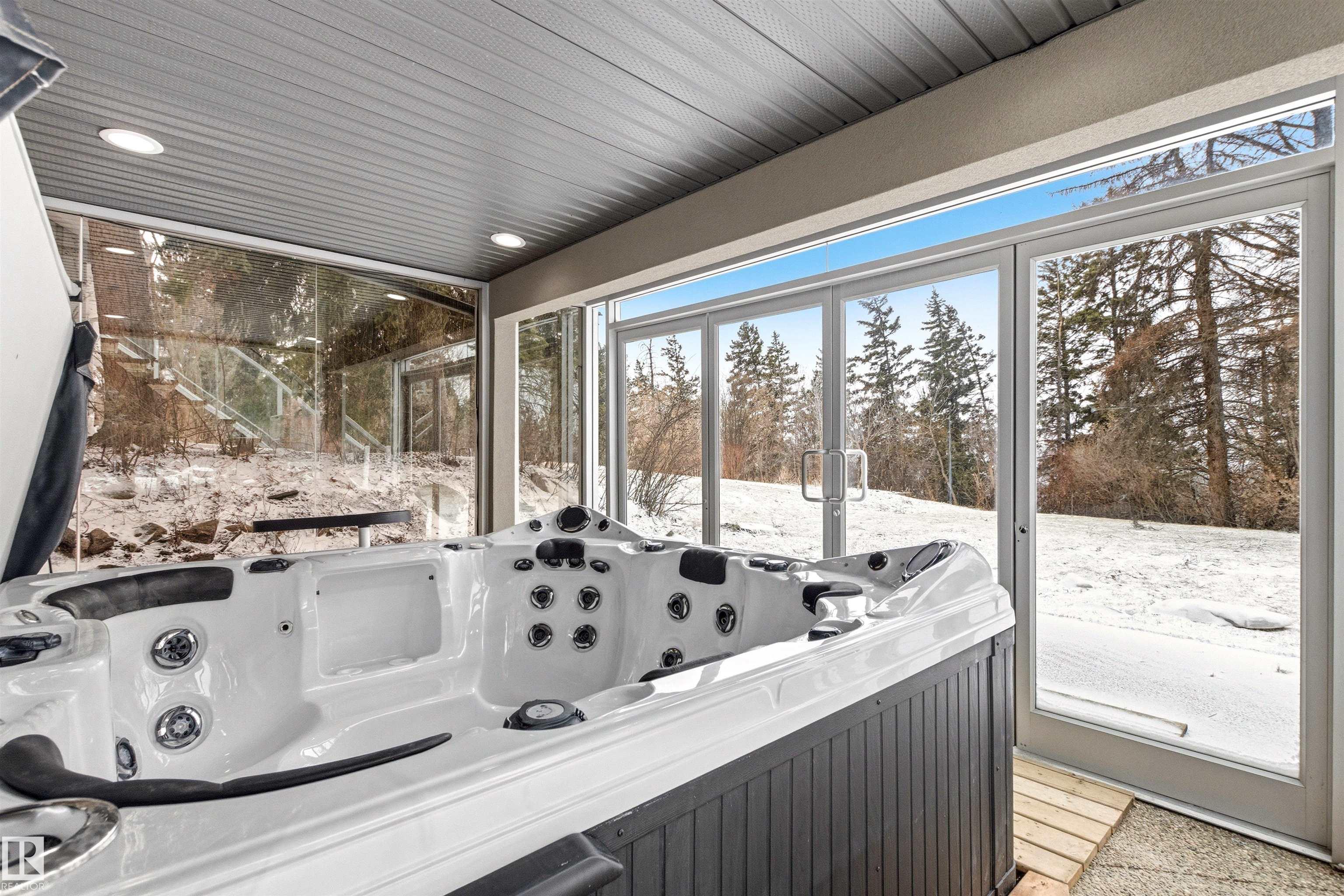 https://zimg.paragon.ice.com/ParagonImages/Property/PM/RAE/225398142/58/0/0/b29551456afde72a3b6a63dd6316c6a9/1/d69cec5ade0adcbdbc806856b7f88e44/225398142-a85cdbbe-5582-49eb-9f4f-a88ad39a46cd.JPG