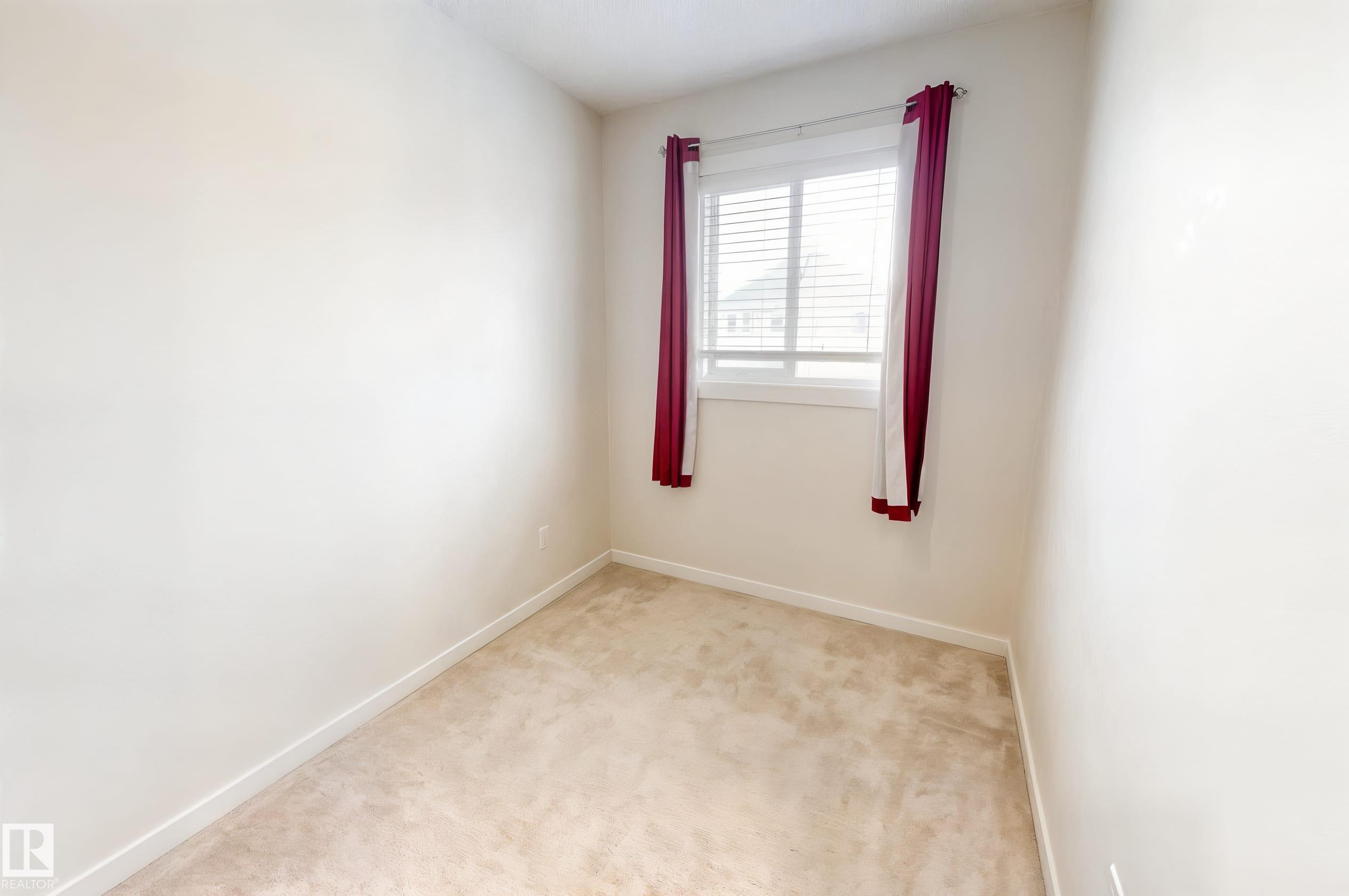 Photo 11 at 2093 Maple Road NW, Maple Crest, Edmonton