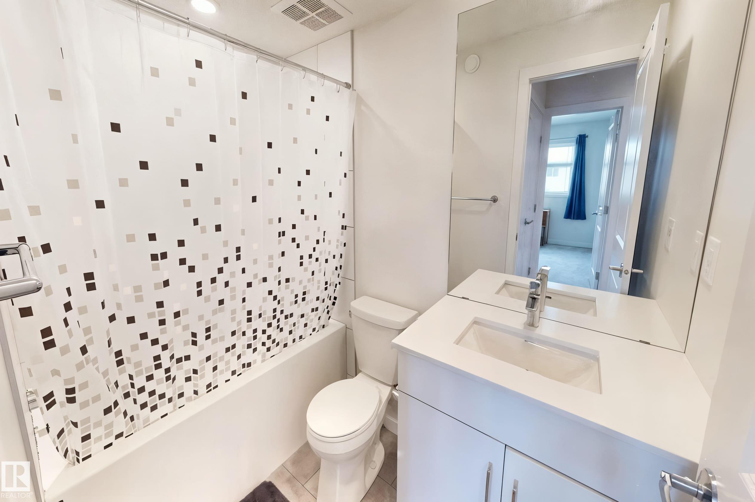 Photo 15 at 2093 Maple Road NW, Maple Crest, Edmonton