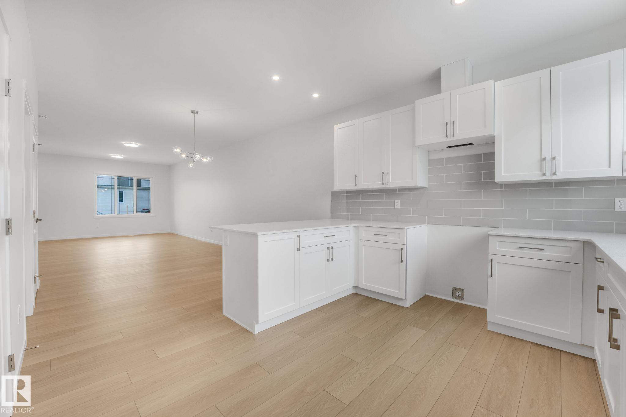 https://zimg.paragon.ice.com/ParagonImages/Property/PM/RAE/225398160/11/0/0/4e266a49ab62198588d20bca0cce5548/1/678ee8e69fbab28a47529fe187df5aed/225398160-1A2A03FE-DD2E-44B6-AC35-494934BD173E.JPG