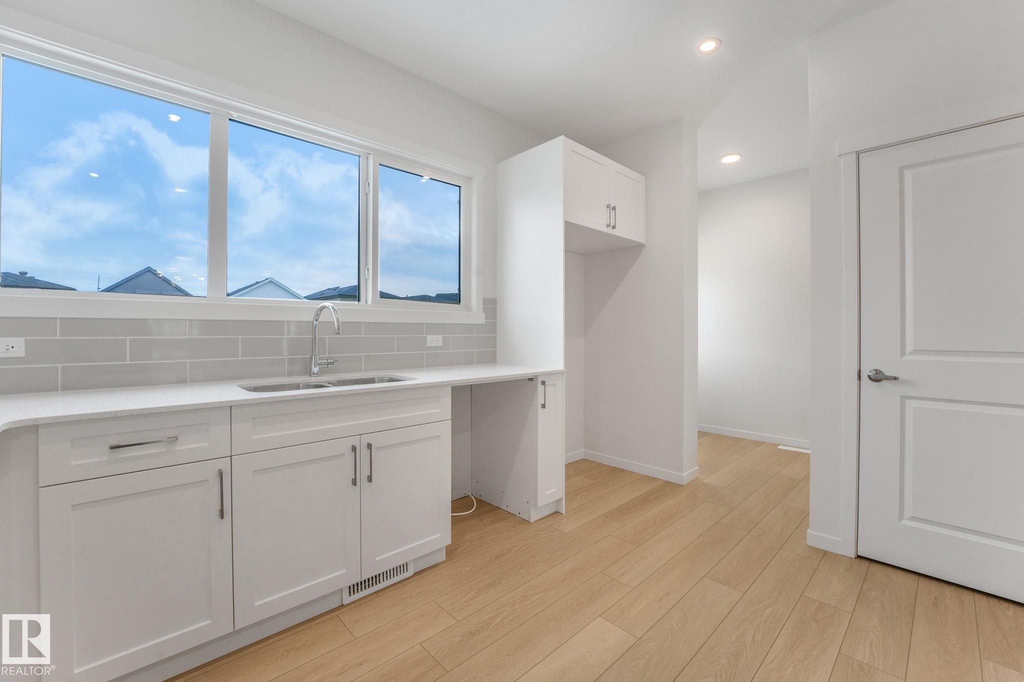 https://zimg.paragon.ice.com/ParagonImages/Property/PM/RAE/225398160/13/0/0/2384bfbe3b1f45c838b8c60f6e72d493/1/678ee8e69fbab28a47529fe187df5aed/225398160-6F97935E-D9EC-49E9-8FE4-504CA6719BDF.JPG