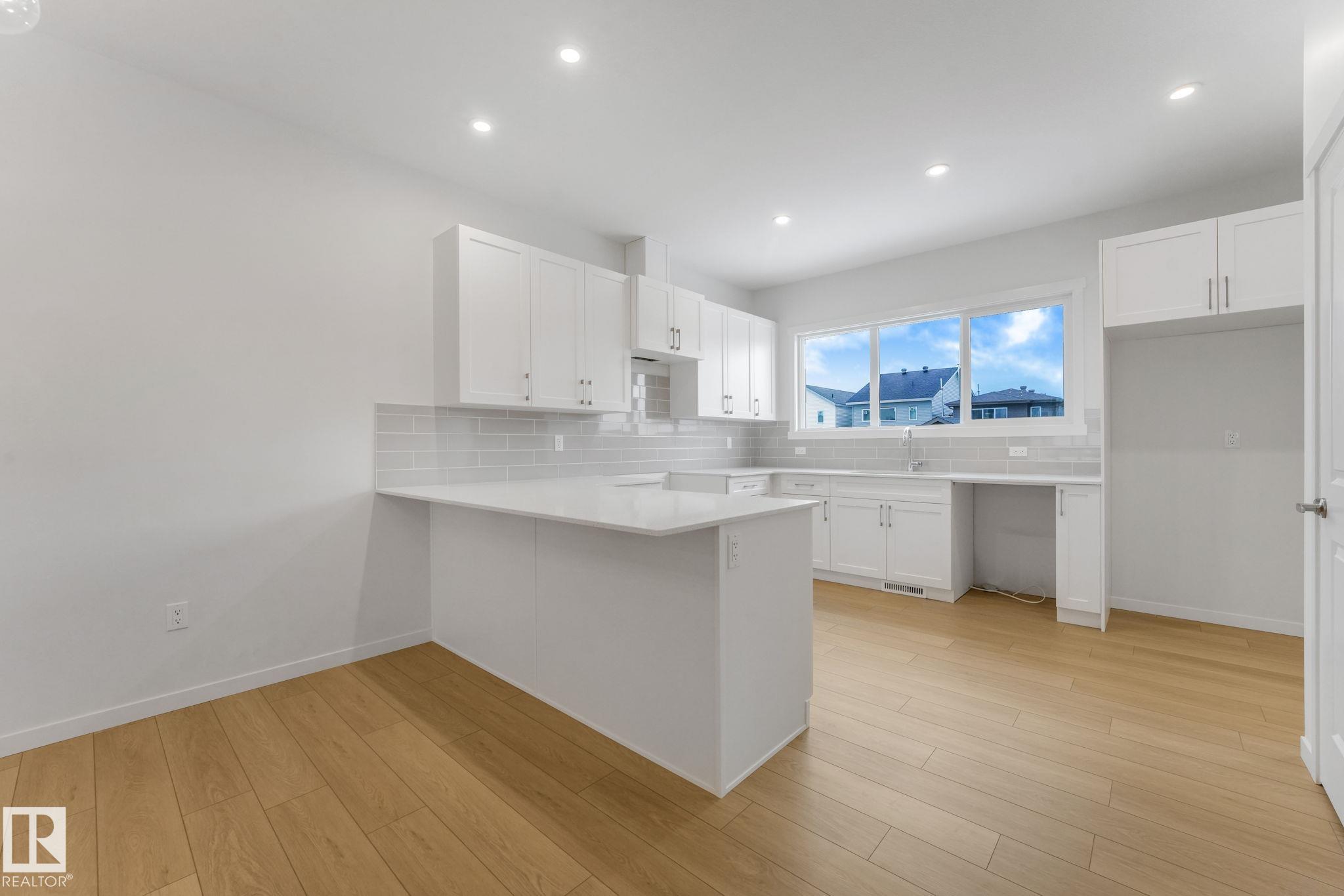 https://zimg.paragon.ice.com/ParagonImages/Property/PM/RAE/225398160/8/0/0/b8ea944e2b683ea75be0ae6f01b57215/1/678ee8e69fbab28a47529fe187df5aed/225398160-D2A2C697-15DB-45D7-94F6-D86058D51A9E.JPG