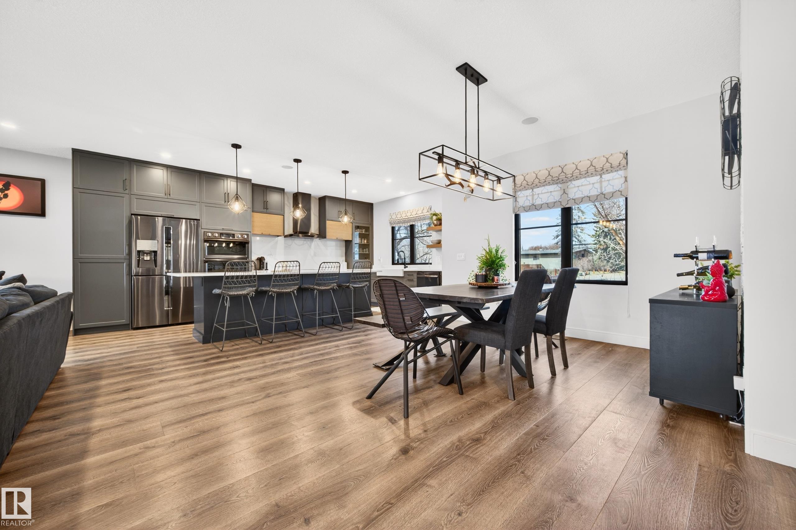 https://zimg.paragon.ice.com/ParagonImages/Property/PM/RAE/225398166/16/0/0/6bbf691605cc20562479dd7fa910abb0/1/800d5ff3ef731d88015d60243bc0735c/225398166-8201a963-296b-4fba-b702-8689ff43536b.JPG