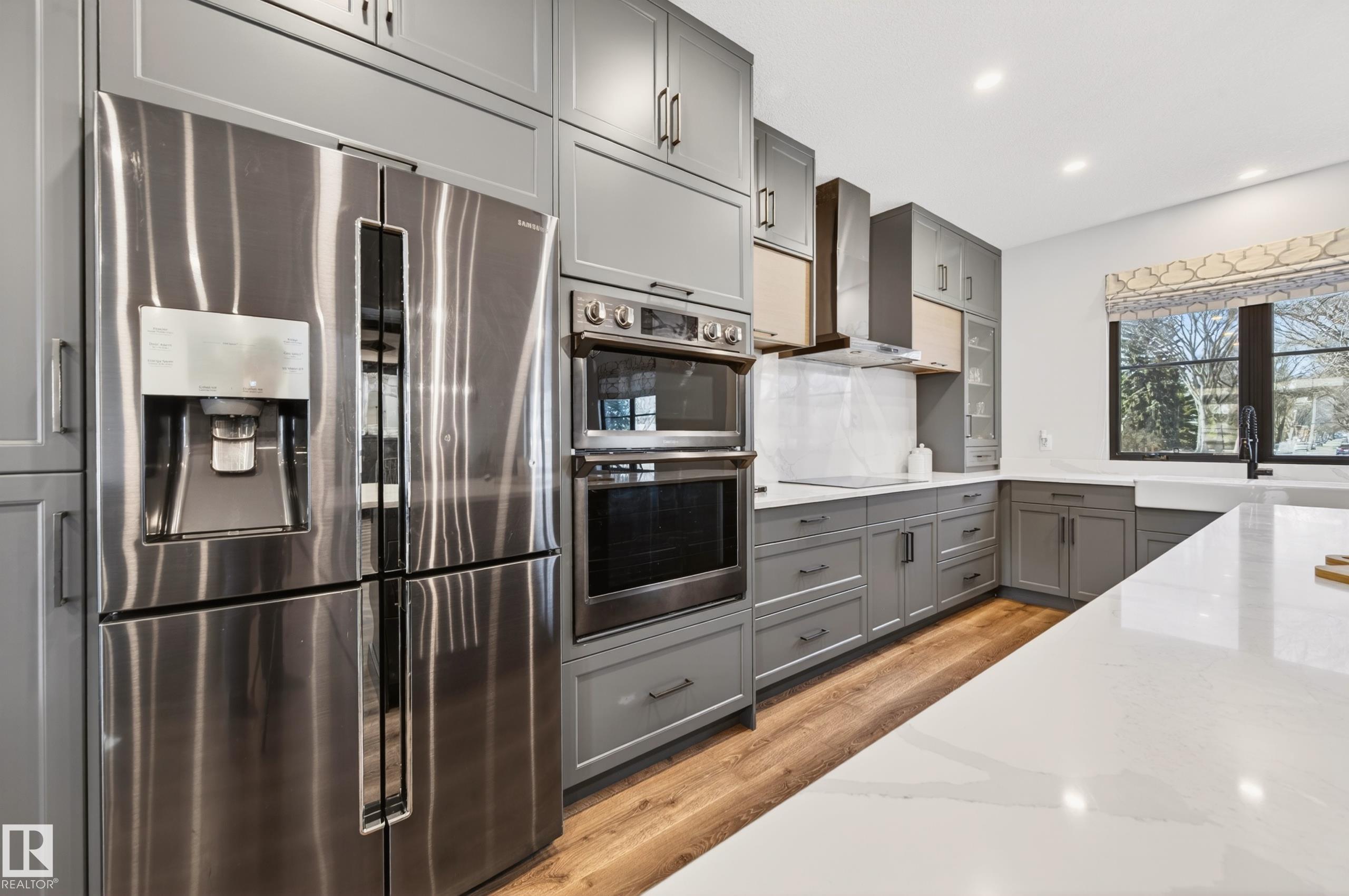 https://zimg.paragon.ice.com/ParagonImages/Property/PM/RAE/225398166/23/0/0/a8abb6f5b898dcfa6cdad6369057d928/1/800d5ff3ef731d88015d60243bc0735c/225398166-48d5474f-d89d-4a06-bbd8-27af0847db0b.JPG