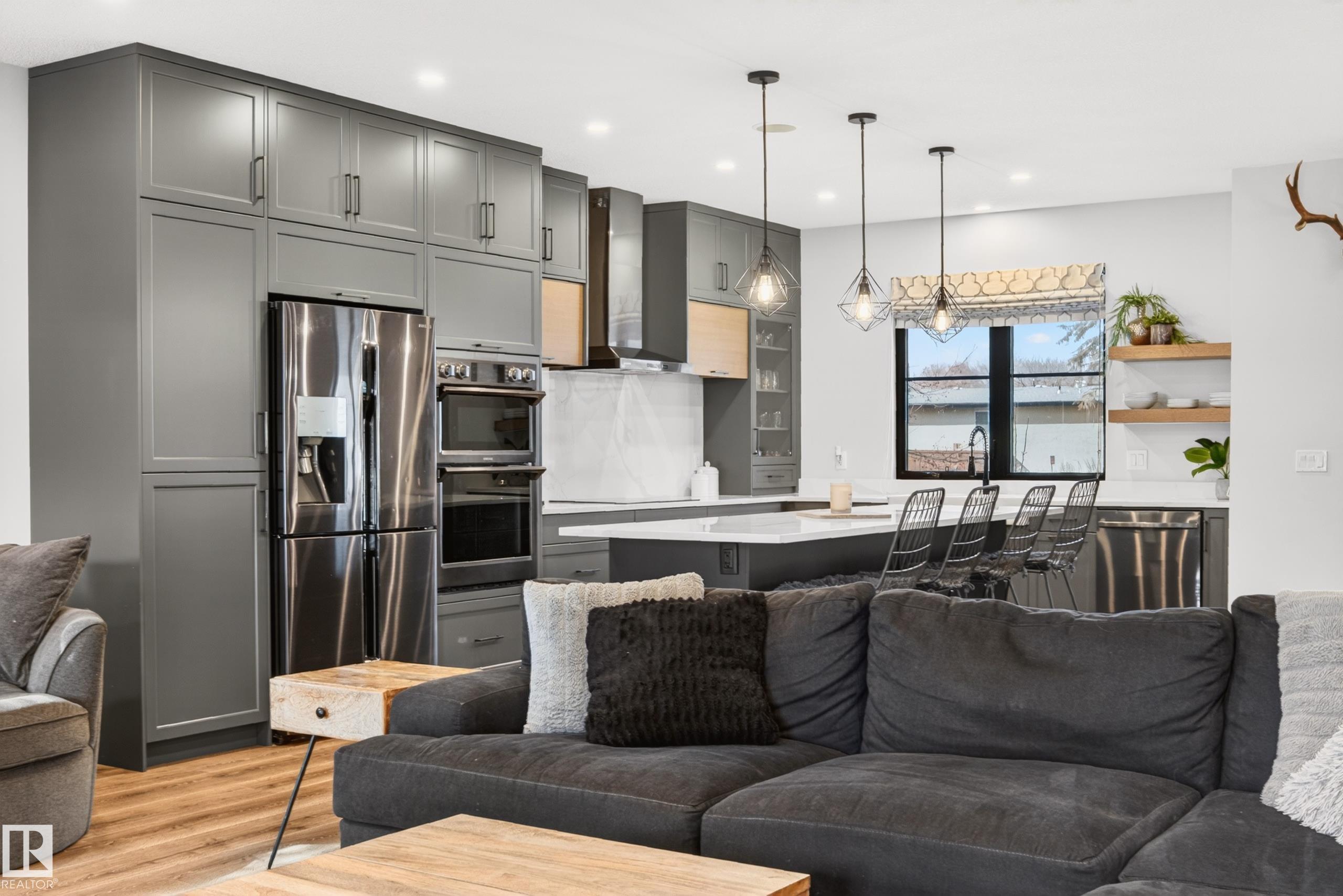 https://zimg.paragon.ice.com/ParagonImages/Property/PM/RAE/225398166/30/0/0/1acd90d3eee8dd233d0e2034aa40538e/1/800d5ff3ef731d88015d60243bc0735c/225398166-2464e22f-d9e2-4646-b7f7-43d58164ac82.JPG