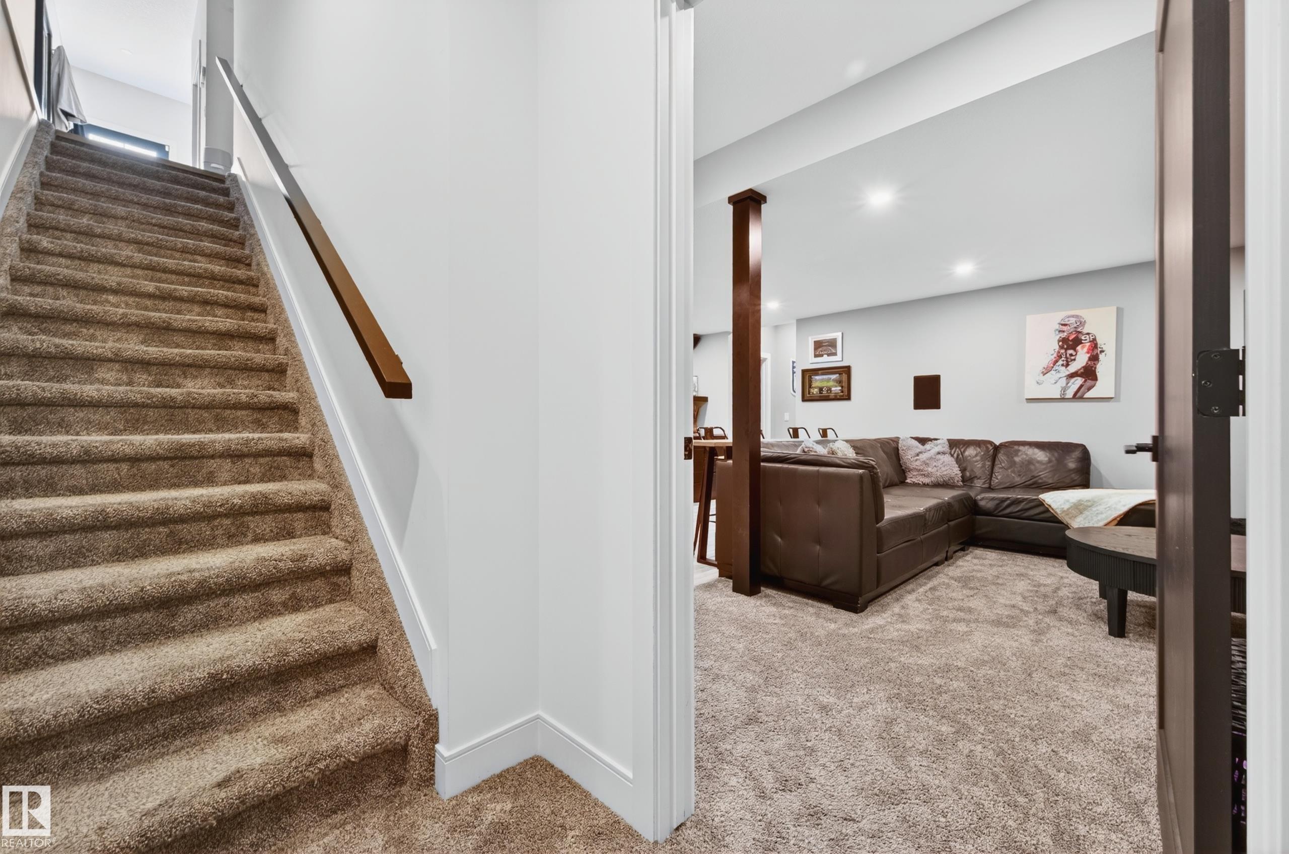 https://zimg.paragon.ice.com/ParagonImages/Property/PM/RAE/225398166/55/0/0/d4ca4aab520dccd328fe7ec74ea4d6f6/1/800d5ff3ef731d88015d60243bc0735c/225398166-9a008755-bf16-4eb6-8575-2be91558df49.JPG