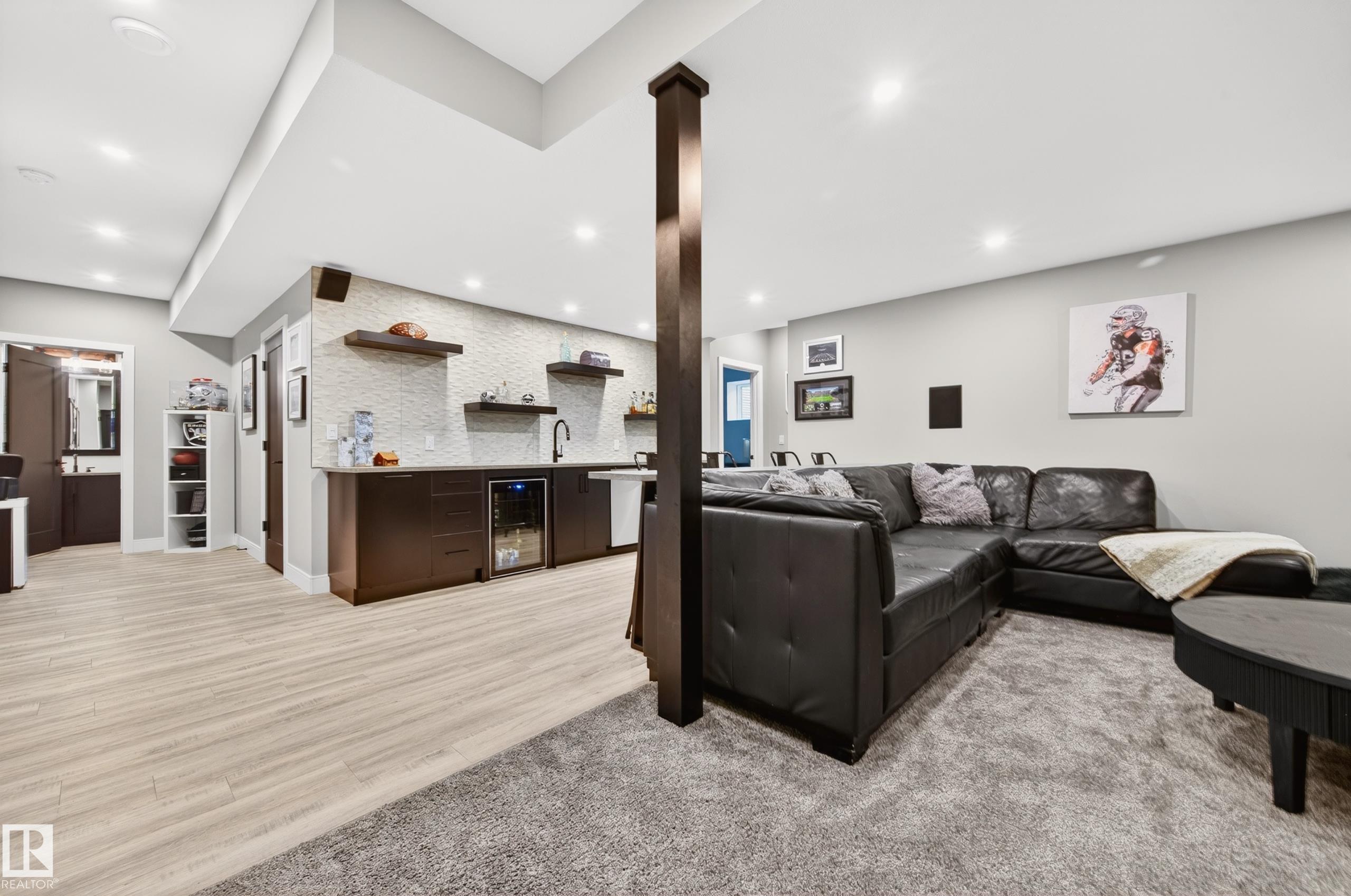 https://zimg.paragon.ice.com/ParagonImages/Property/PM/RAE/225398166/56/0/0/5f53f9f6abe458a02ad5d0cfa14acd38/1/800d5ff3ef731d88015d60243bc0735c/225398166-918aa8cd-156a-49ed-a640-3fd261aa0bc9.JPG