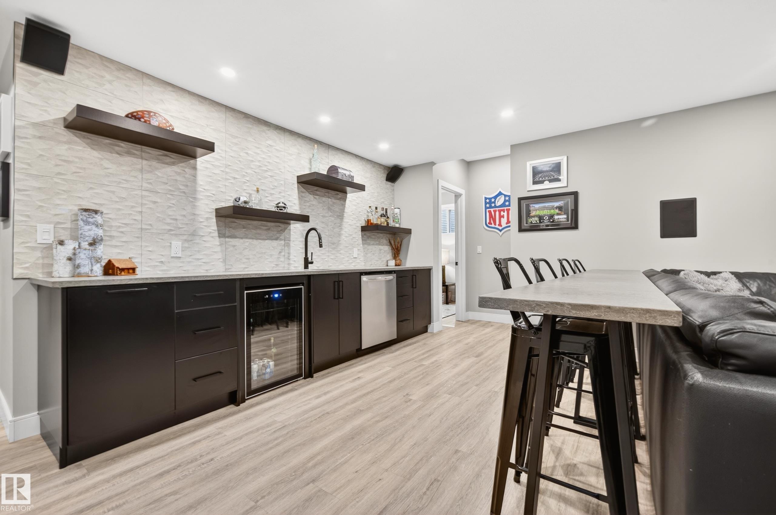 https://zimg.paragon.ice.com/ParagonImages/Property/PM/RAE/225398166/59/0/0/aede09092d99e007411dfcb6155ffcb8/1/800d5ff3ef731d88015d60243bc0735c/225398166-3f9bfb9e-157c-4fc8-b3a0-6271ddc28cbb.JPG