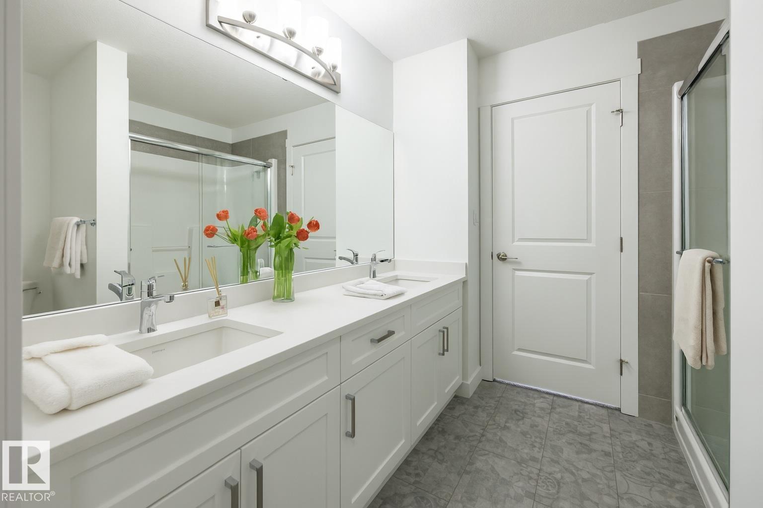Photo 6 at 5230 Schonsee Drive NW, Crystallina Nera East, Edmonton