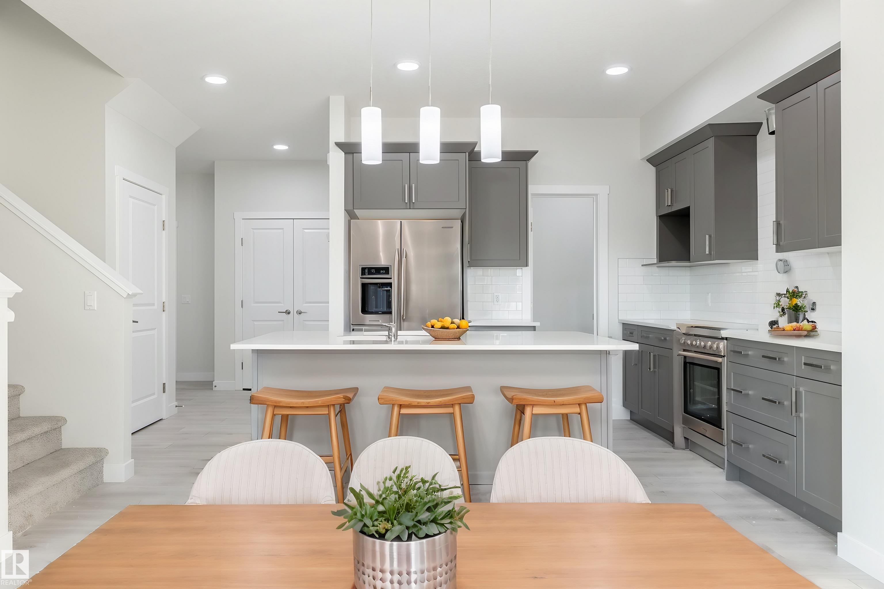 Photo 4 at 20837 15a Avenue NW, Stillwater, Edmonton