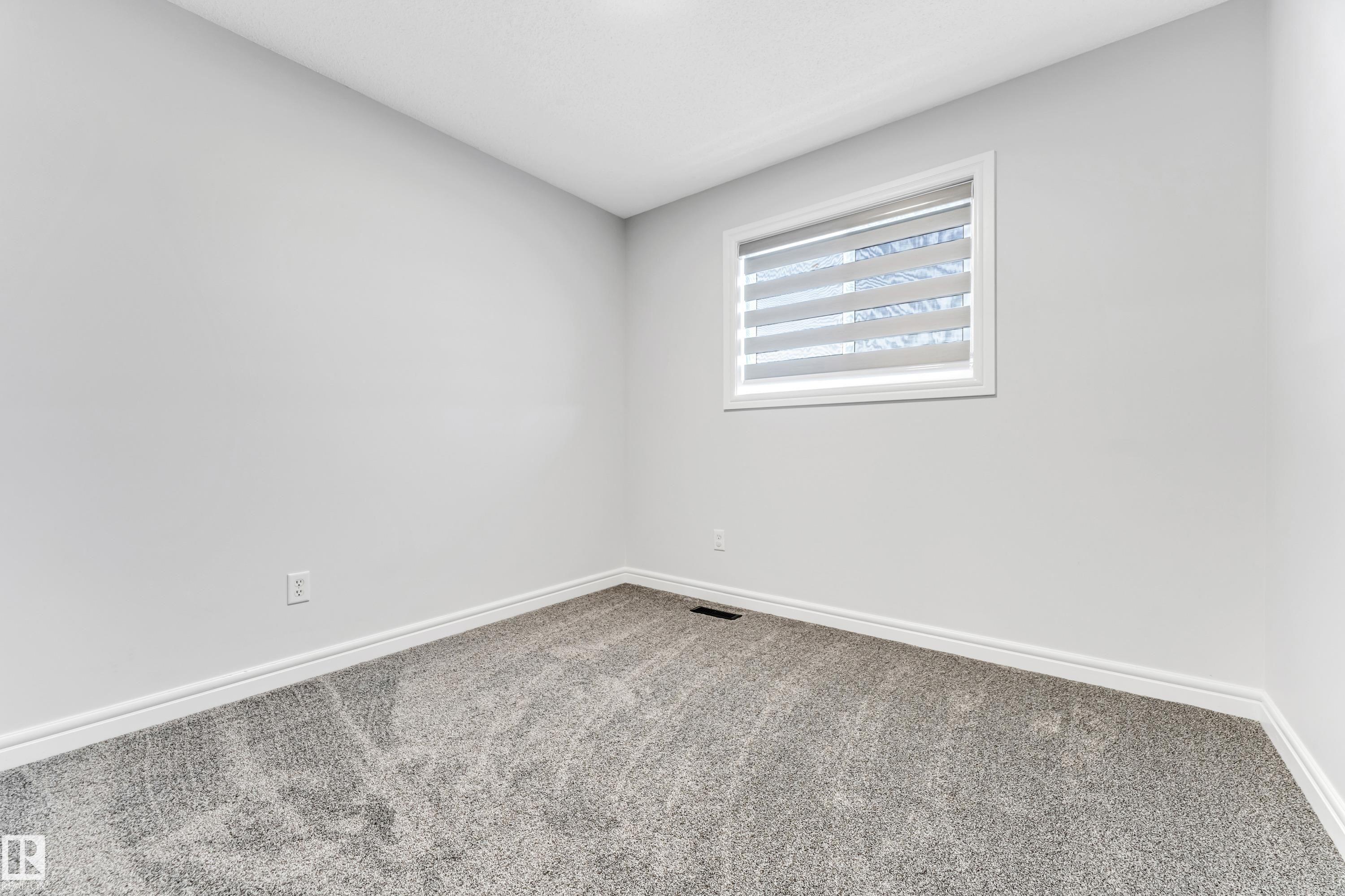 https://zimg.paragon.ice.com/ParagonImages/Property/PM/RAE/225398186/24/0/0/82b84fc30ed0482d7134cec5f81e6191/1/35627f2f4bb899f42372ea5518602c60/225398186-2a59b057-42cb-4af4-ad58-b167032c4f8a.JPG