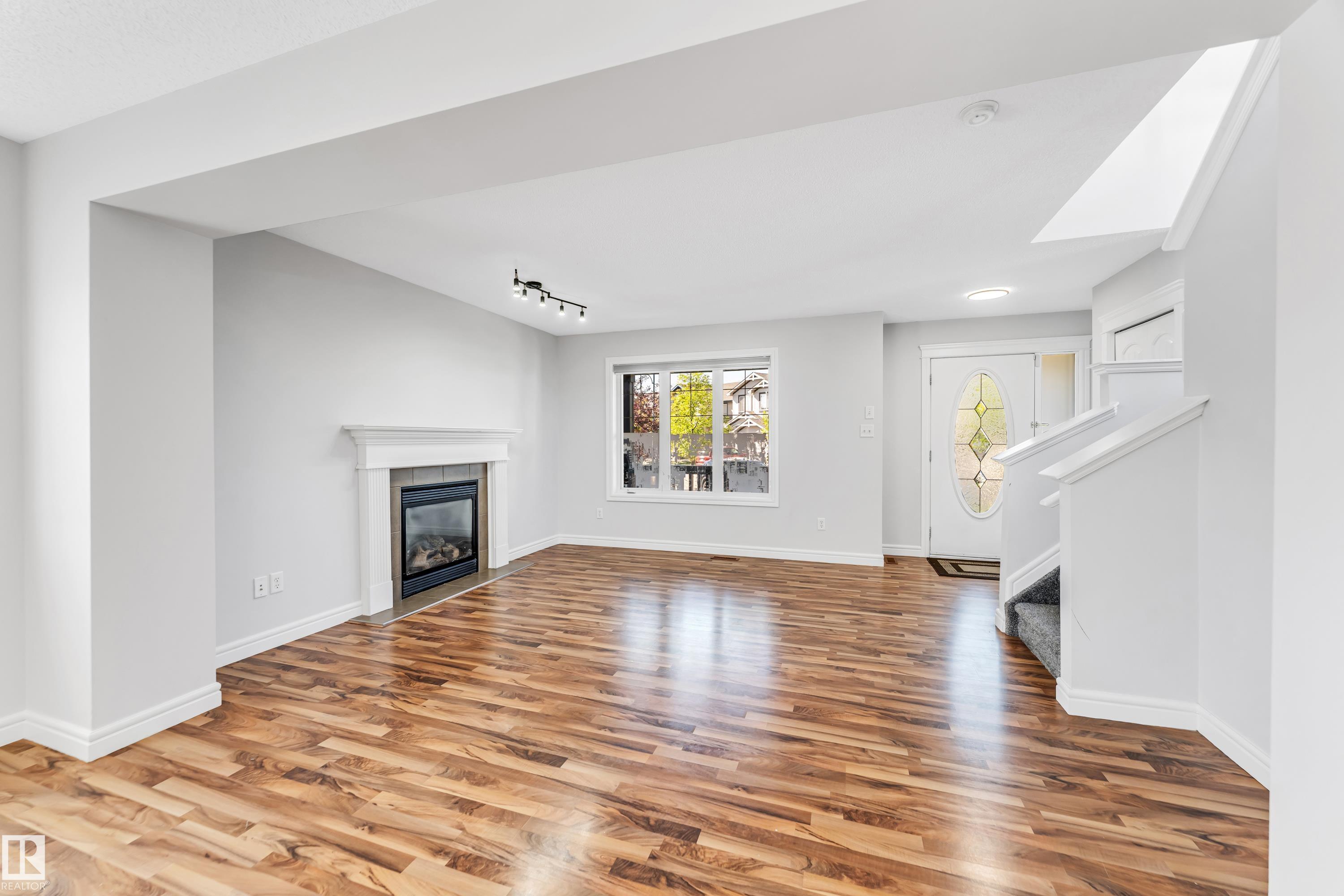 https://zimg.paragon.ice.com/ParagonImages/Property/PM/RAE/225398186/8/0/0/89d11a42e5e1b8063bf83ac63de89c0c/1/35627f2f4bb899f42372ea5518602c60/225398186-c62e76f7-773b-4b1e-b157-189aa2b20cbd.JPG