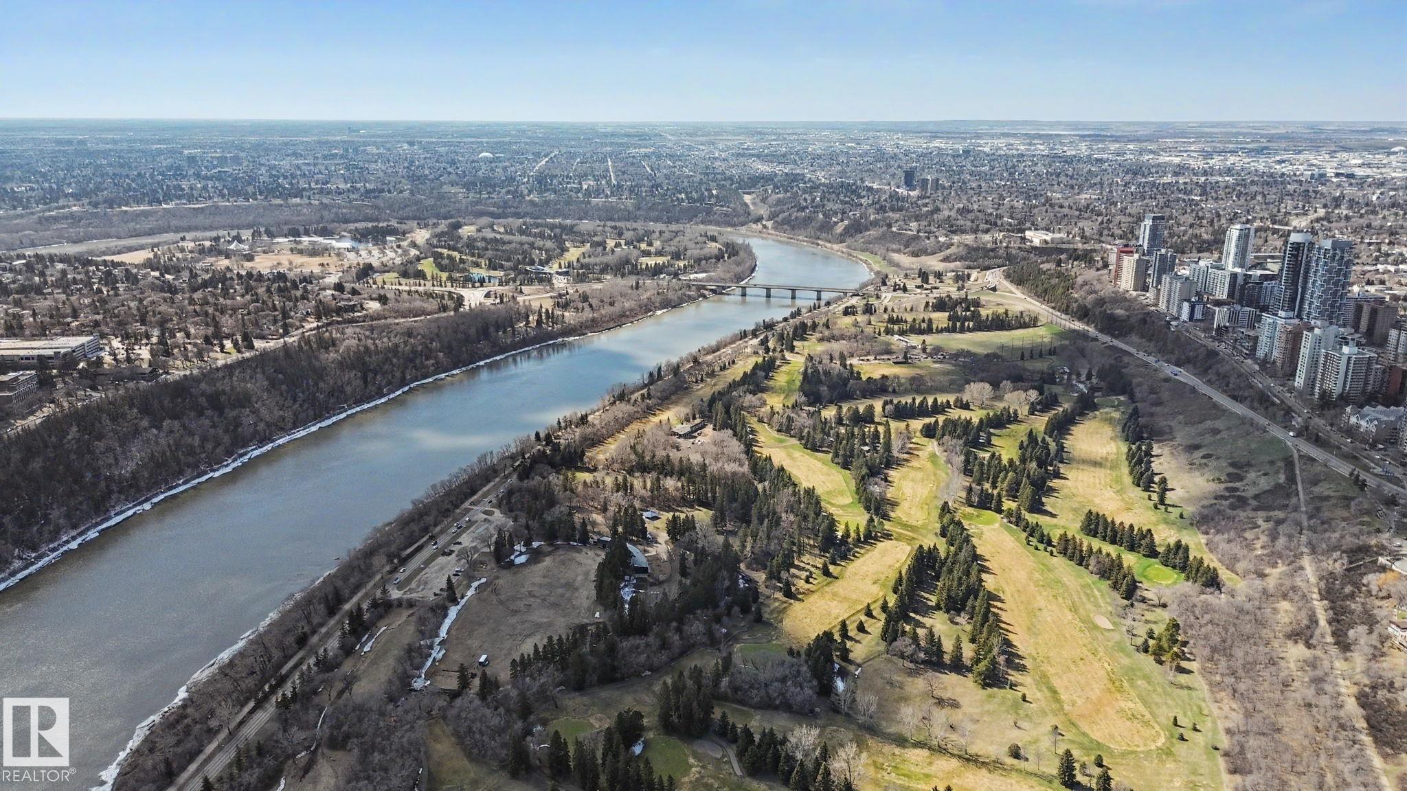 https://zimg.paragon.ice.com/ParagonImages/Property/PM/RAE/225398194/28/0/0/7d8efeae3c7fb65f3ca301cb08464563/1/d72db2f2335b0bc4bbf9d278d118ebe0/225398194-b39621eb-995e-4d00-81d8-94ddbe0738e7.JPG
