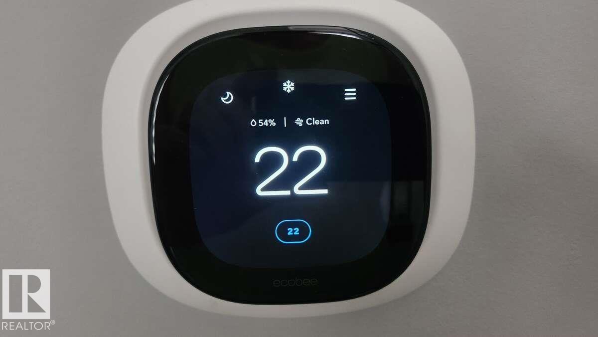 https://zimg.paragon.ice.com/ParagonImages/Property/PM/RAE/225398199/11/0/0/7fcc4321a46ef216ad9c6787c94af819/1/0582ea0428ab7da0ebc6f0ee8f84f20e/225398199-4994b6d5-f687-4893-9b78-07722ea6e68f.JPG