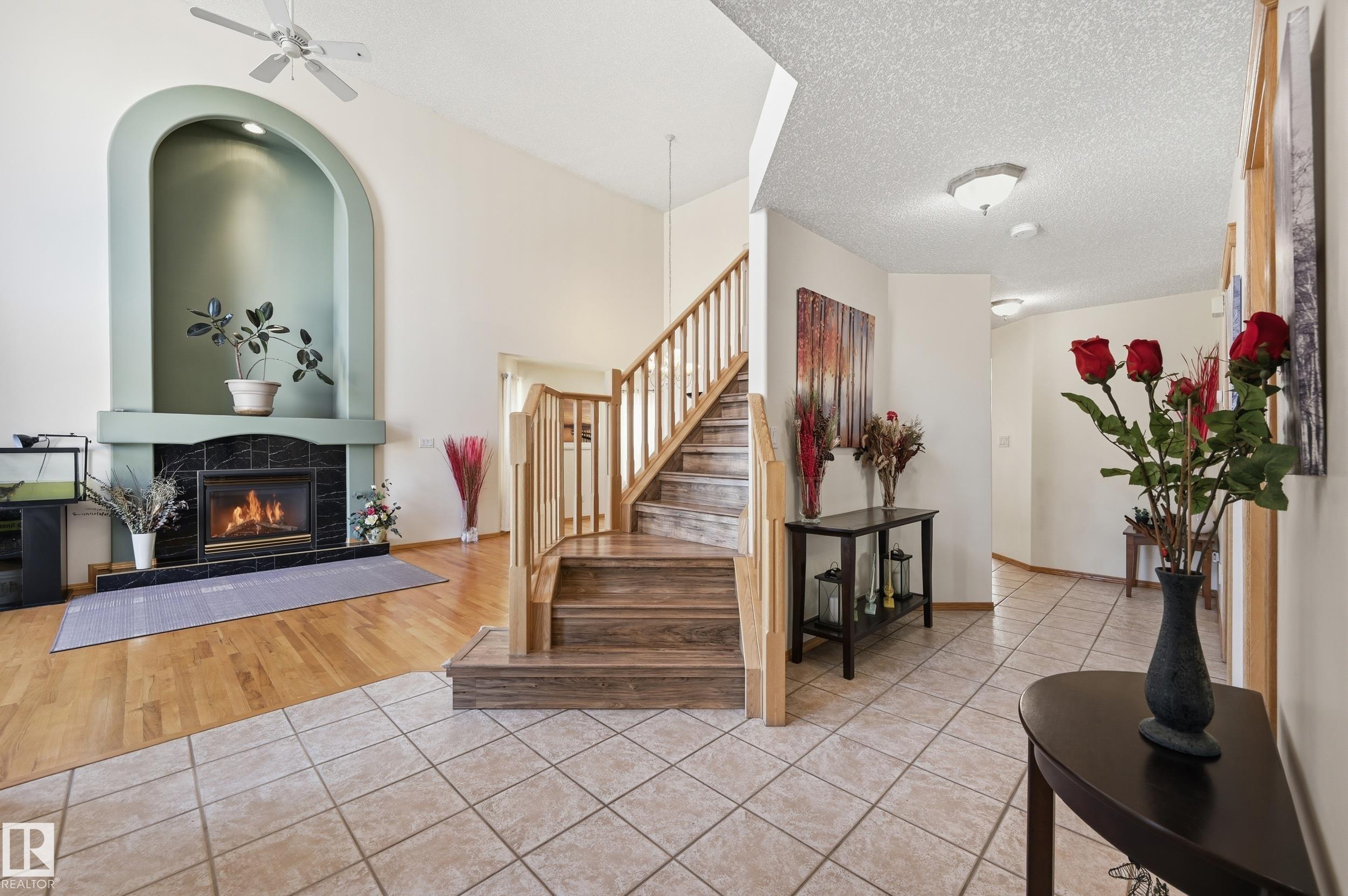 Photo 12 at 10331 156 Avenue NW, Beaumaris, Edmonton