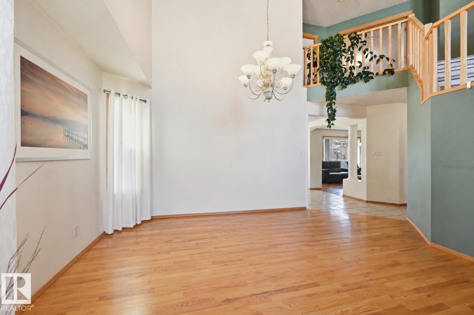 Photo 13 at 10331 156 Avenue NW, Beaumaris, Edmonton