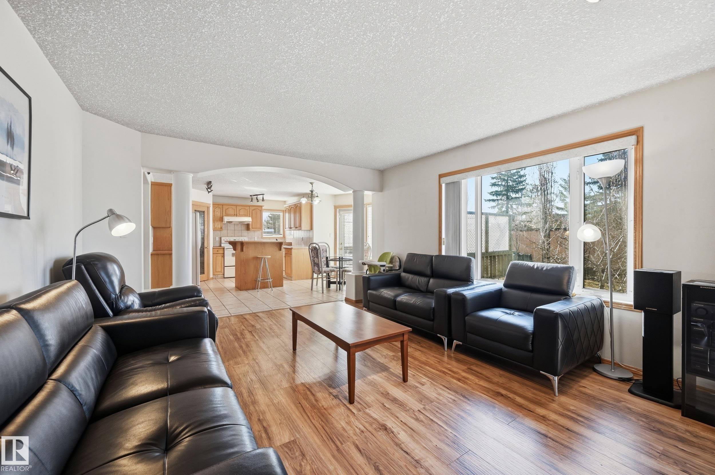 Photo 24 at 10331 156 Avenue NW, Beaumaris, Edmonton