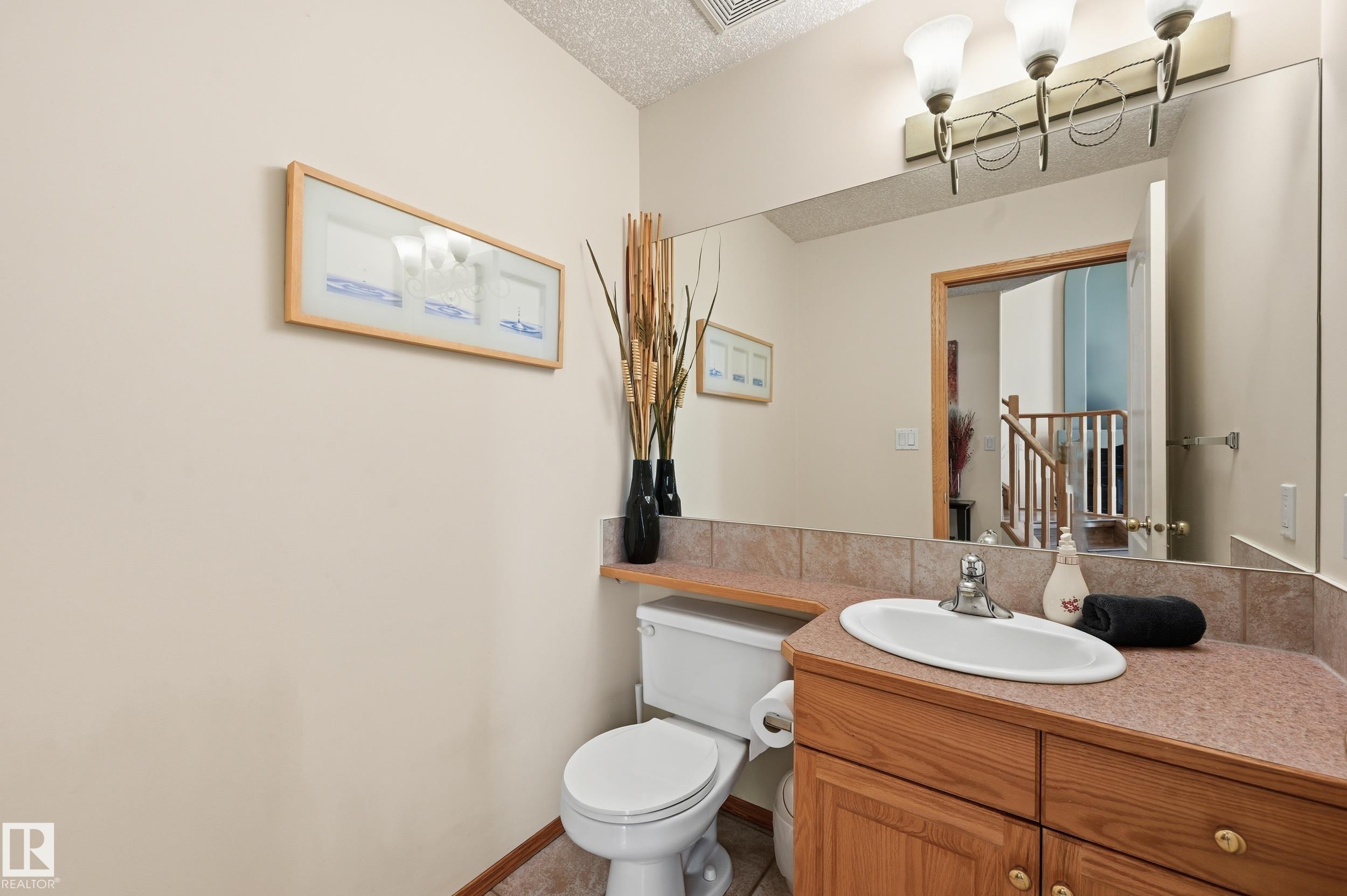 Photo 28 at 10331 156 Avenue NW, Beaumaris, Edmonton