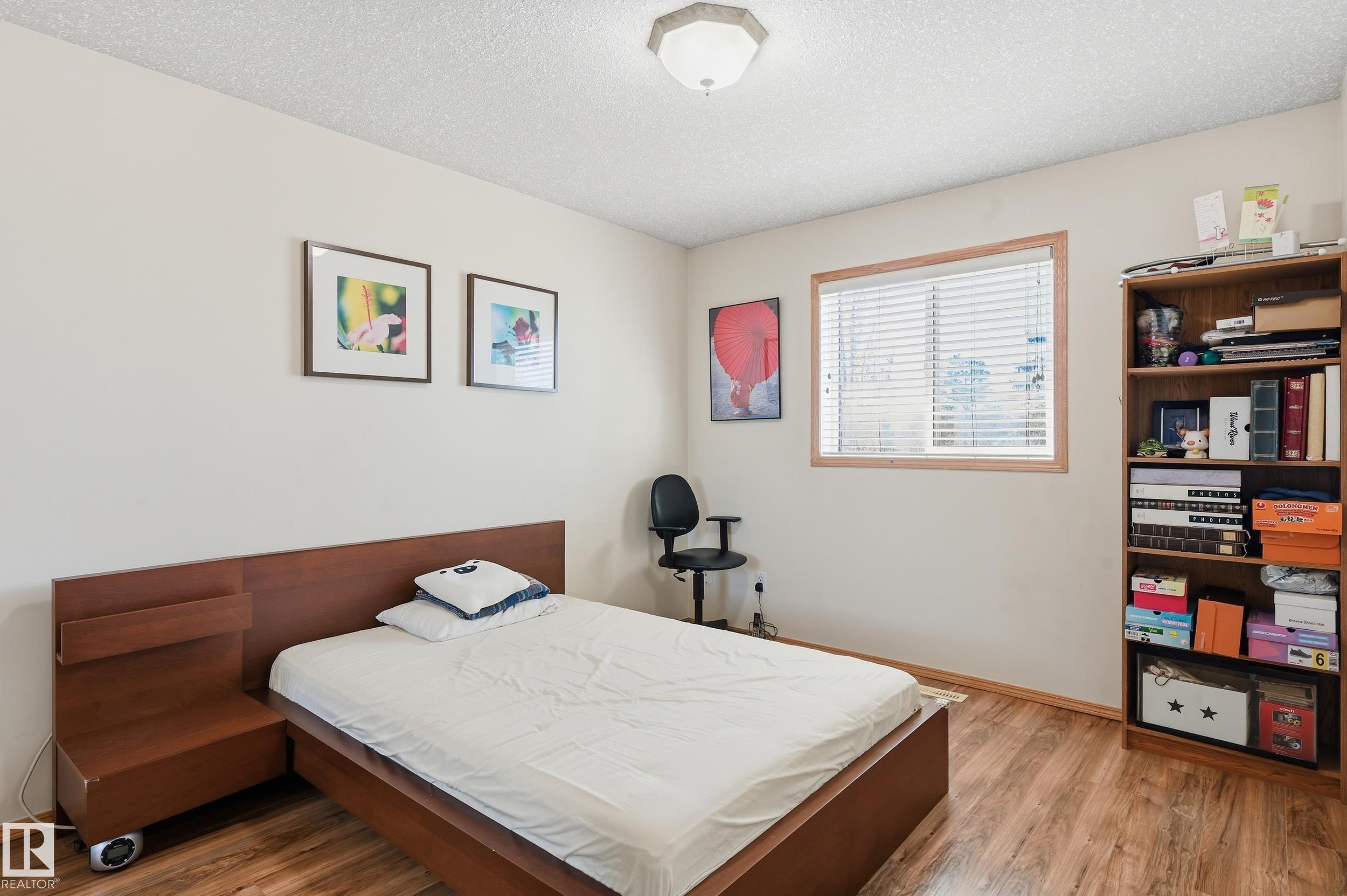 Photo 35 at 10331 156 Avenue NW, Beaumaris, Edmonton