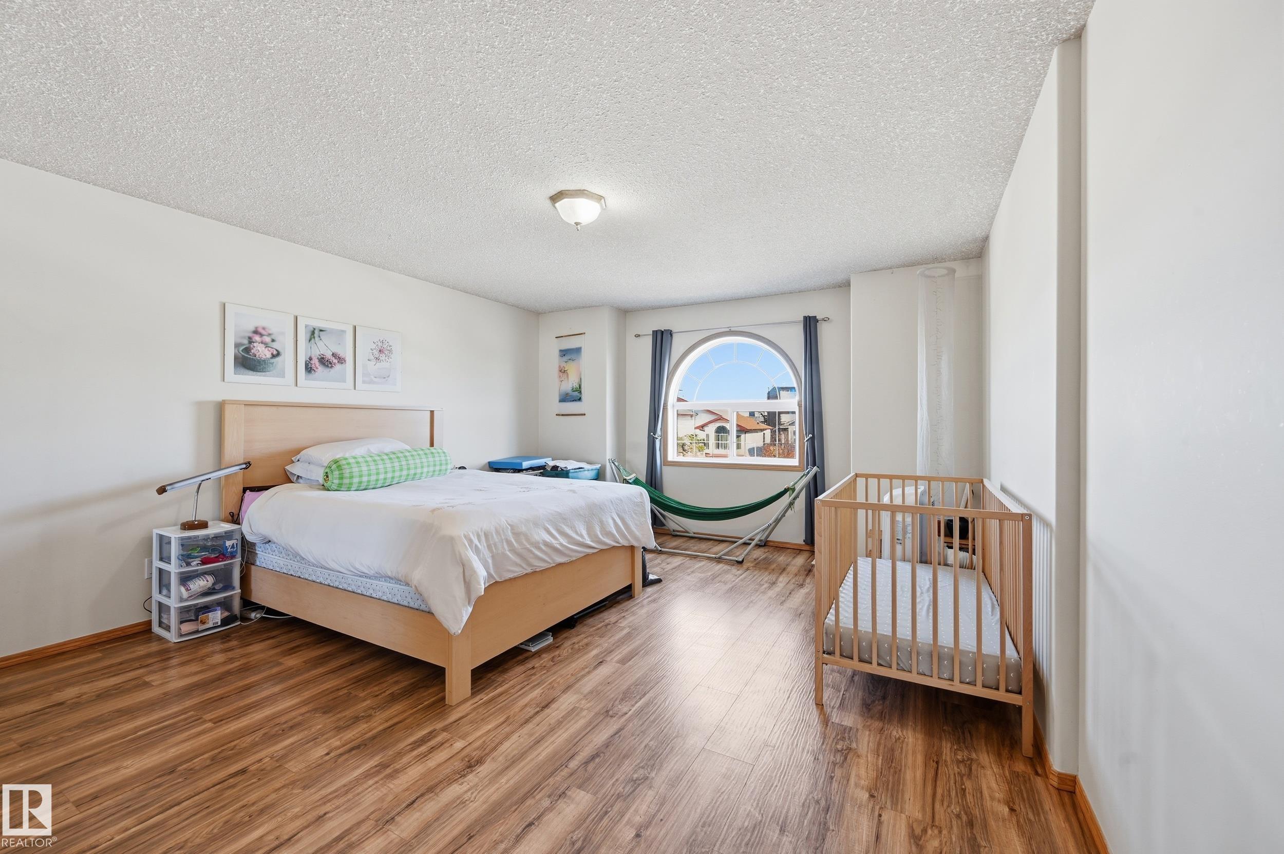 Photo 37 at 10331 156 Avenue NW, Beaumaris, Edmonton