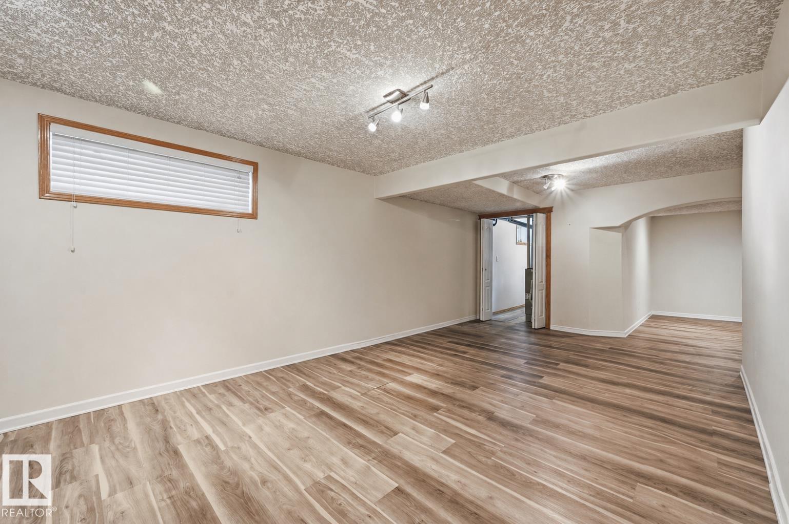 Photo 40 at 10331 156 Avenue NW, Beaumaris, Edmonton