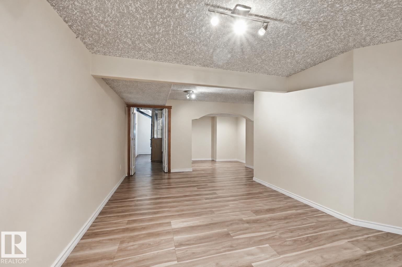 Photo 45 at 10331 156 Avenue NW, Beaumaris, Edmonton