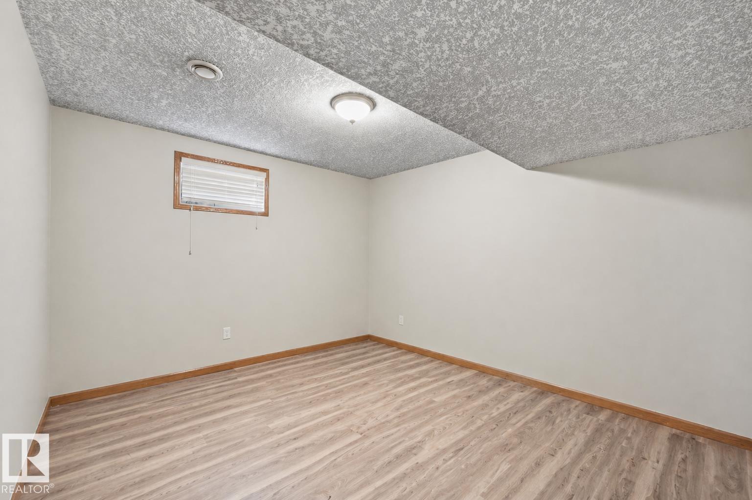 Photo 46 at 10331 156 Avenue NW, Beaumaris, Edmonton