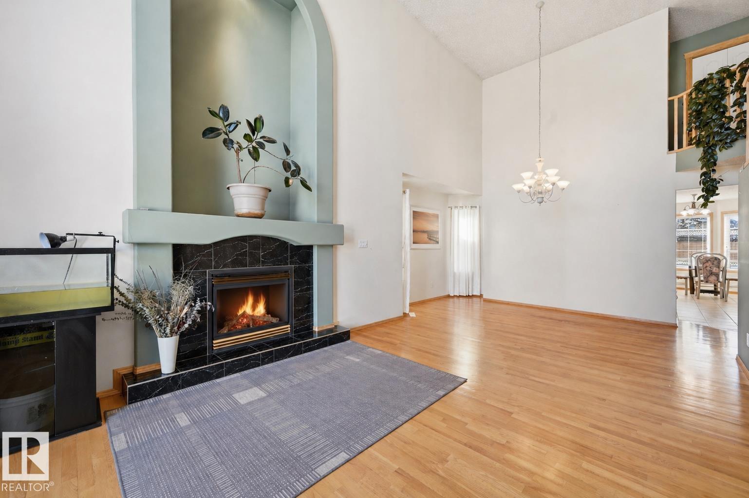 Photo 8 at 10331 156 Avenue NW, Beaumaris, Edmonton