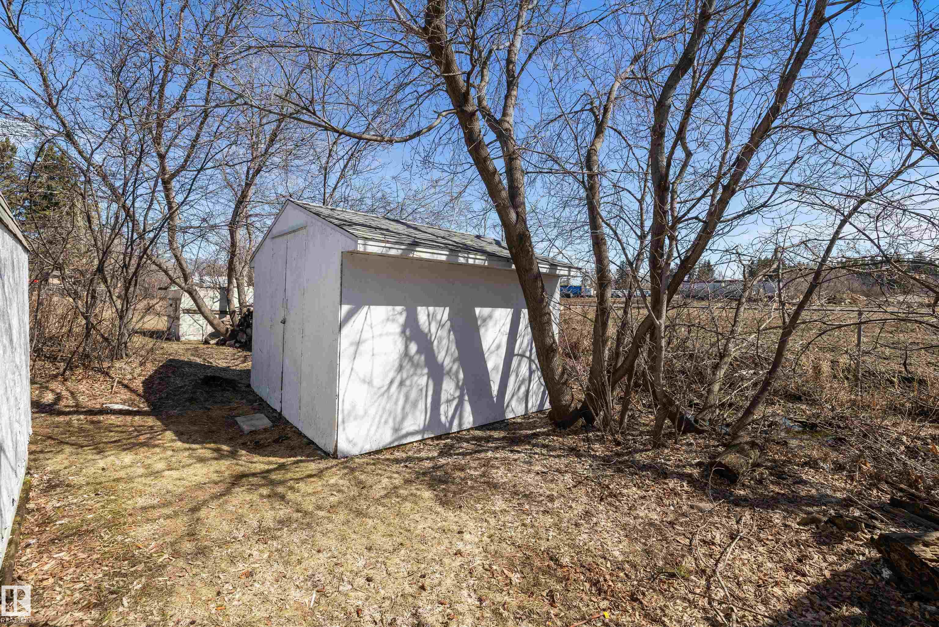 https://zimg.paragon.ice.com/ParagonImages/Property/PM/RAE/225398219/30/0/0/bf5cf69df7b511d39dcc2f45981b2016/1/81762728162bbea072b08076dba4cdd3/225398219-e95ed6c2-c615-4fc8-8bc5-1d340422a70a.JPG