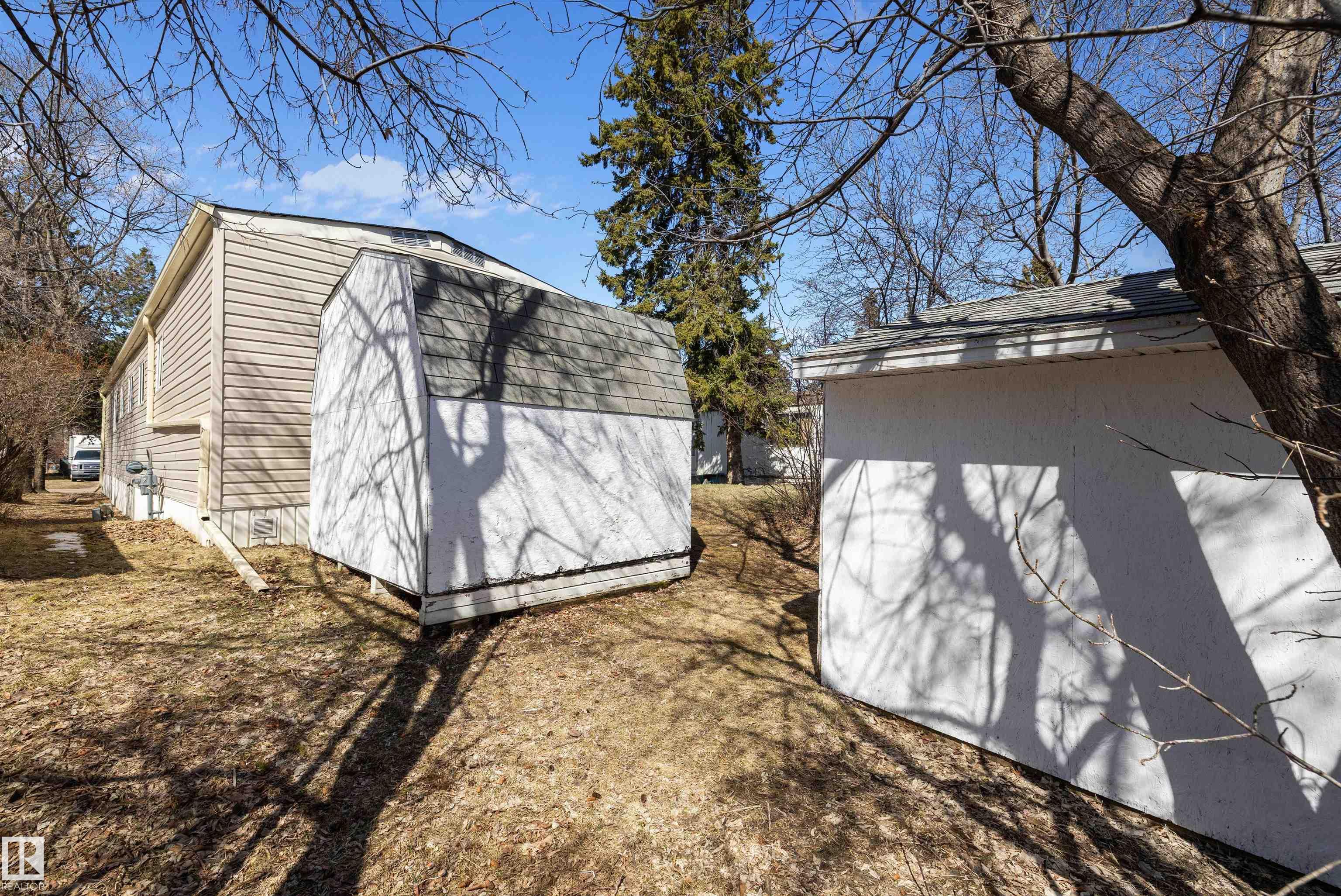 https://zimg.paragon.ice.com/ParagonImages/Property/PM/RAE/225398219/32/0/0/d7e4fbd757ece29b15b77cdda2250902/1/81762728162bbea072b08076dba4cdd3/225398219-a5c66d3e-a712-47a0-9011-91df4c6e6cad.JPG