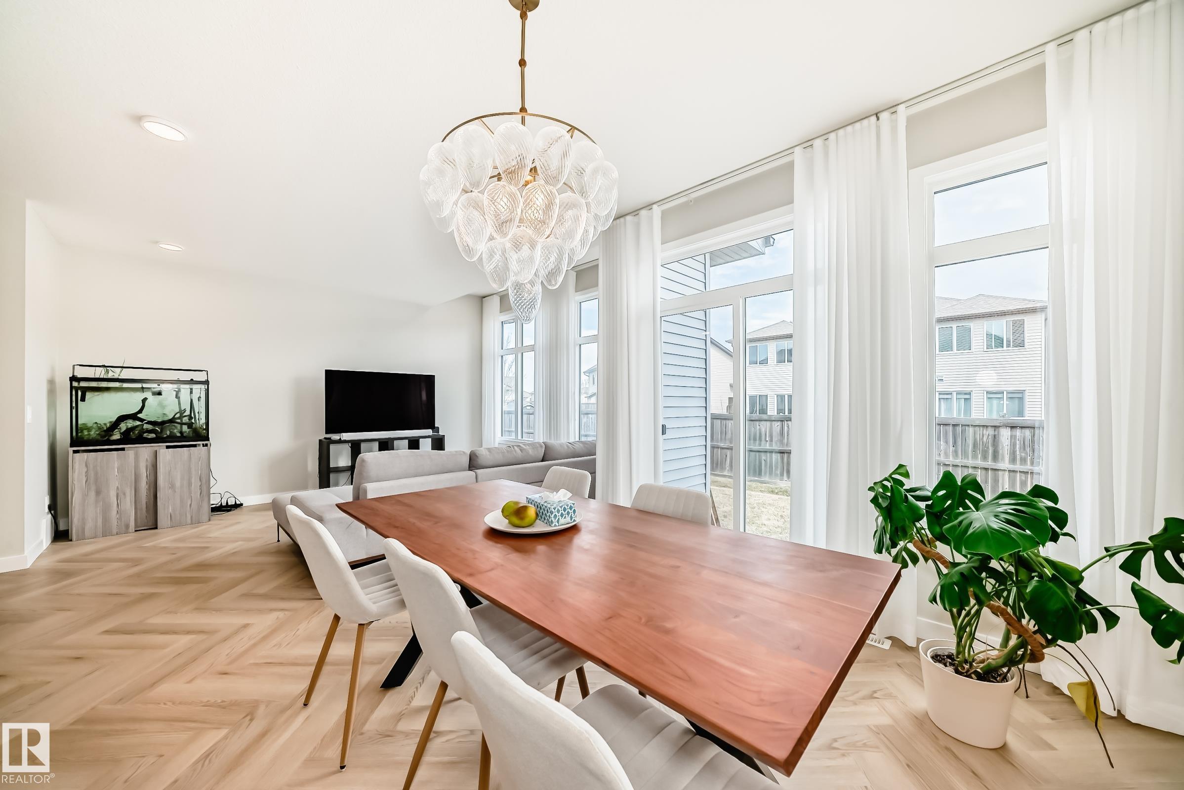 https://zimg.paragon.ice.com/ParagonImages/Property/PM/RAE/225398220/14/0/0/03308908255a0de19164a8f5ca4dc37e/1/16214f76ad97acc74e4557c49f2b900b/225398220-823c1eec-e2d4-493a-8a6b-43b55c412938.JPG